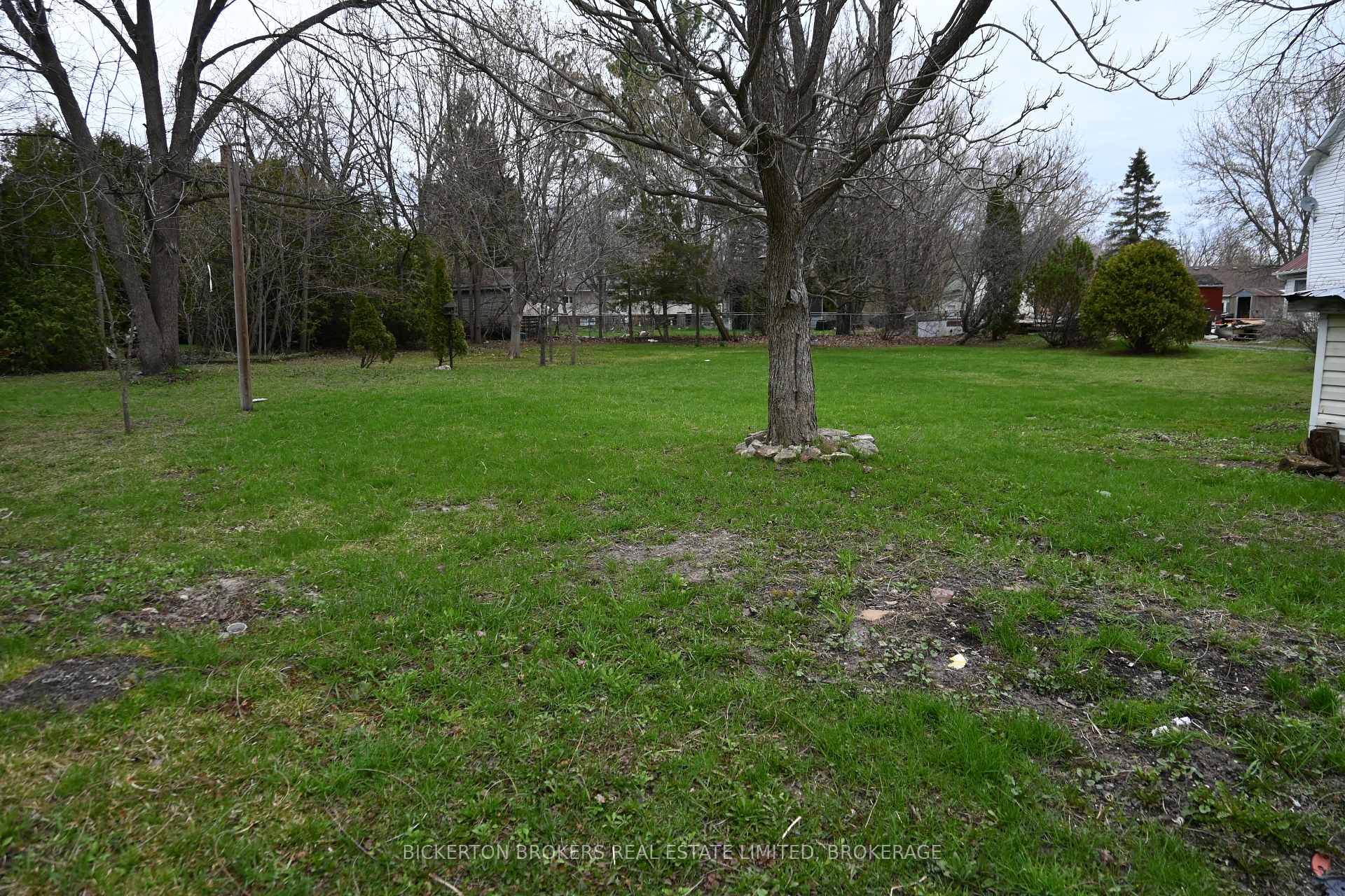 20 Grand Trunk Avenue Lansdowne Village Ontario Canada Sold Conditionally residential   Bickerton Brokers Limited, Brokerage *