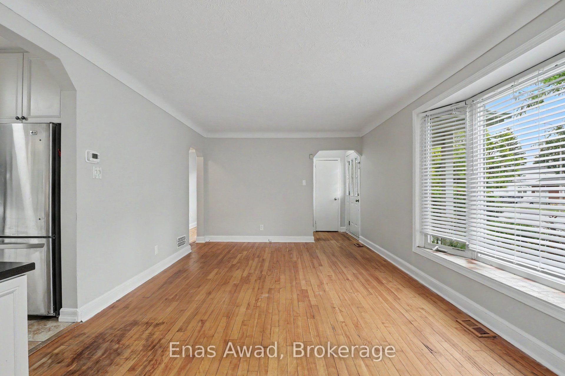 23 Meadowlands Drive W, Ottawa 3