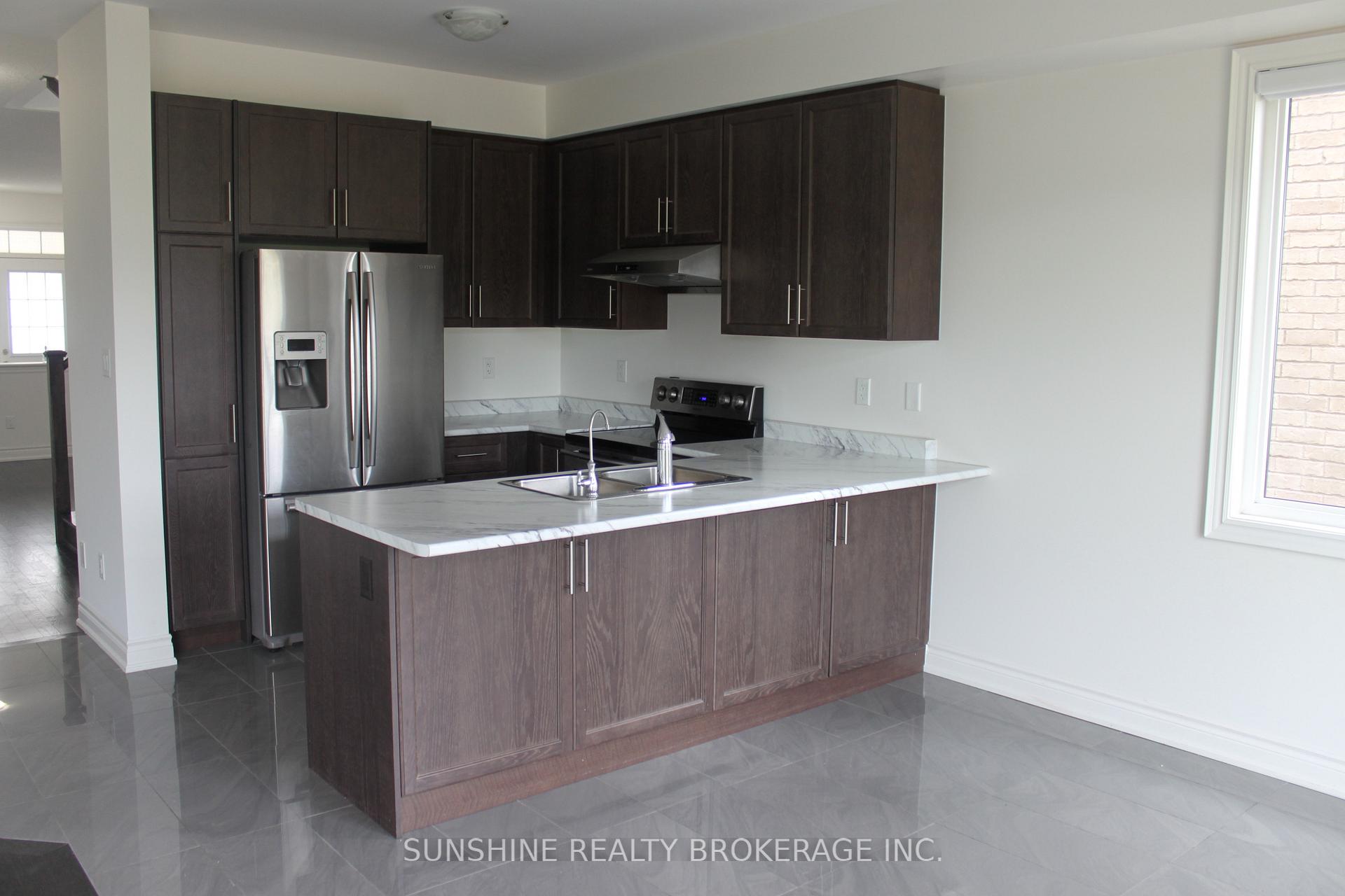 24 Festival Court, East Gwillimbury 4