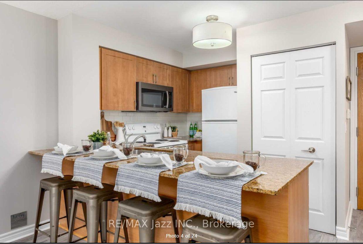 606 - 340 Watson Street W, Whitby 3