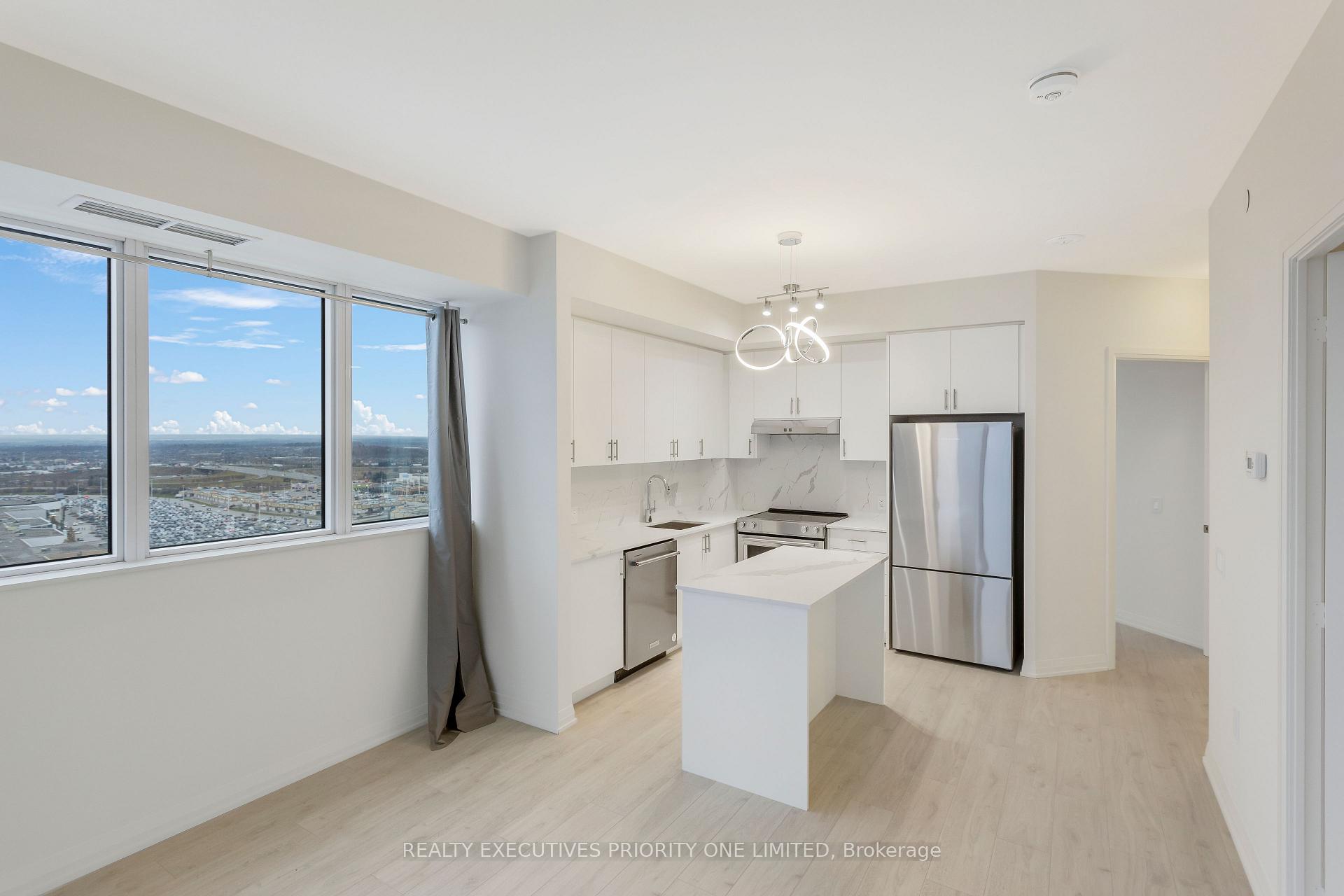 2018 - 9000 Jane Street, Vaughan