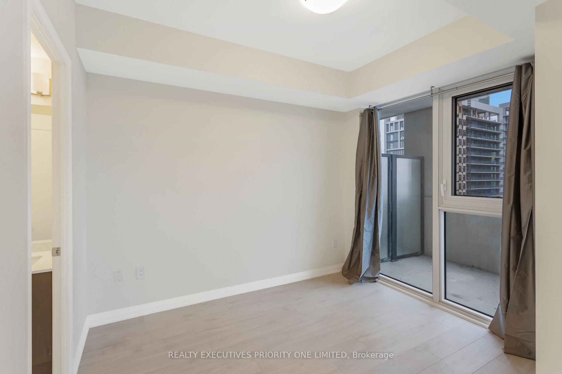 2018 - 9000 Jane Street, Vaughan 5