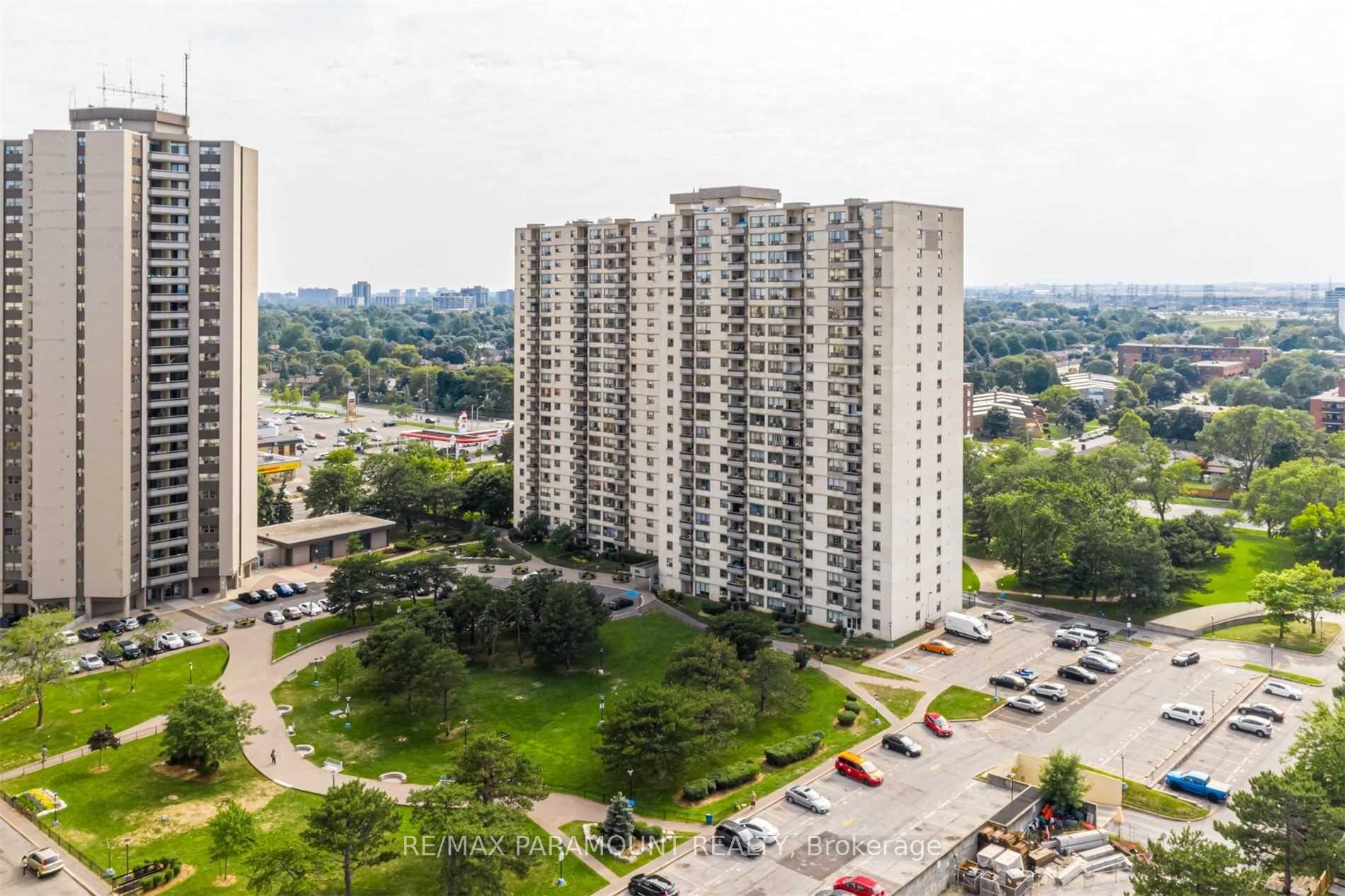 1813 - 390 Dixon Road Toronto Ontario Canada Rent residential Deep Kumar RE/MAX Paramount Realty, Brokerage*