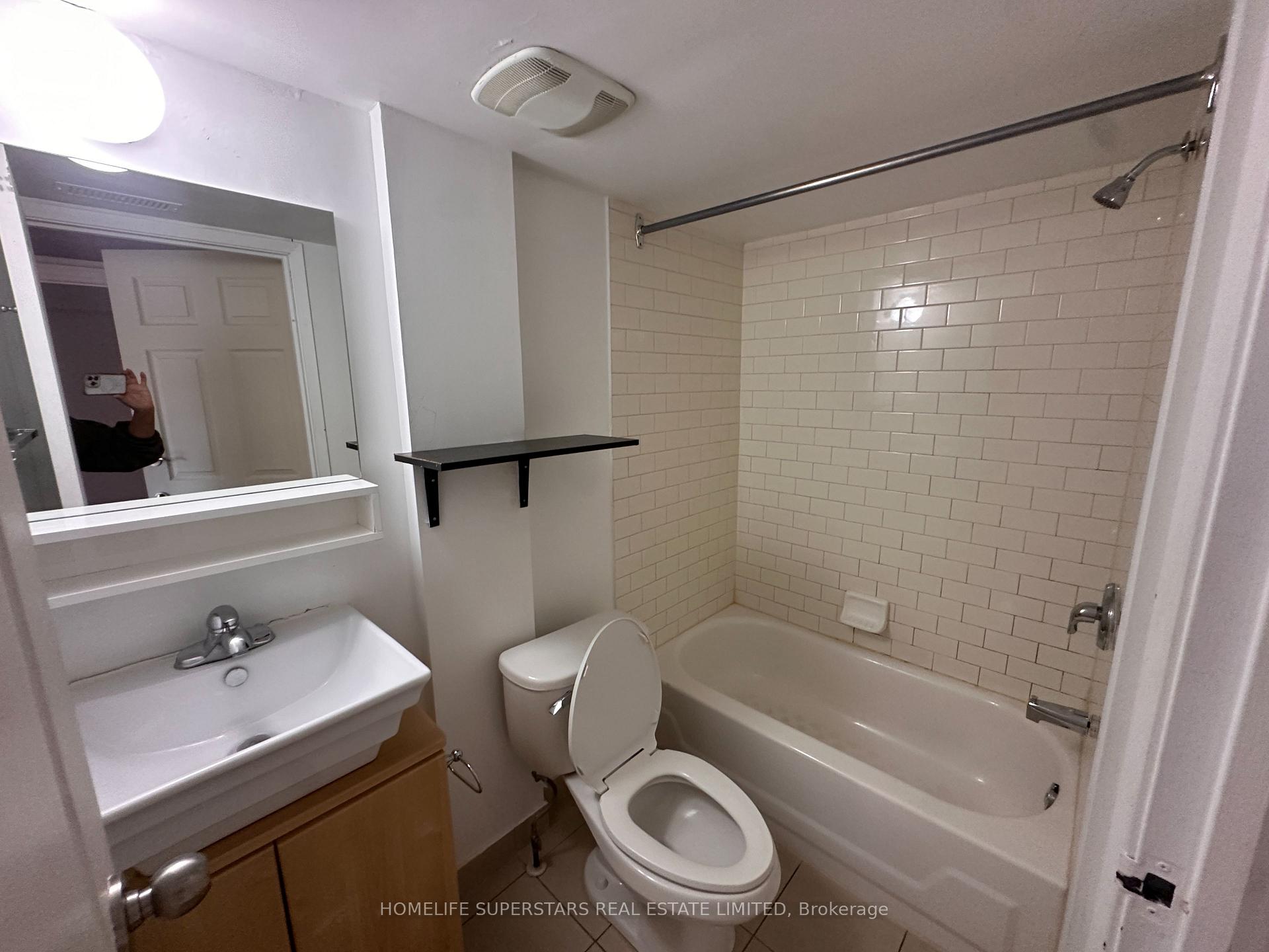 204 - 38 Kensington Place, Toronto 2