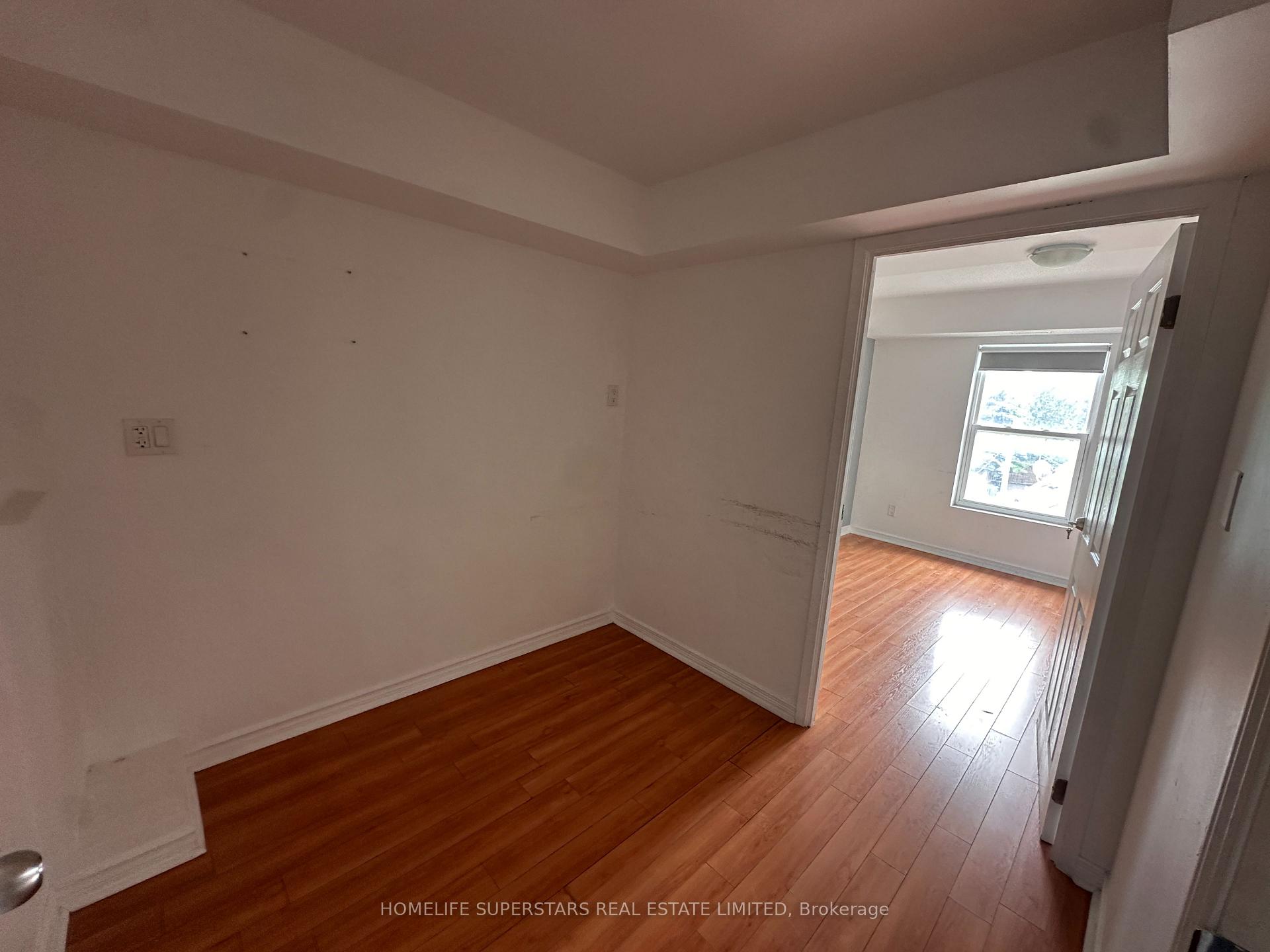 204 - 38 Kensington Place, Toronto 5