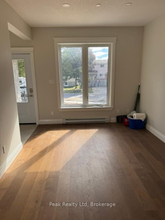 Main Floor - 429 Victoria Avenue N, North Perth 4
