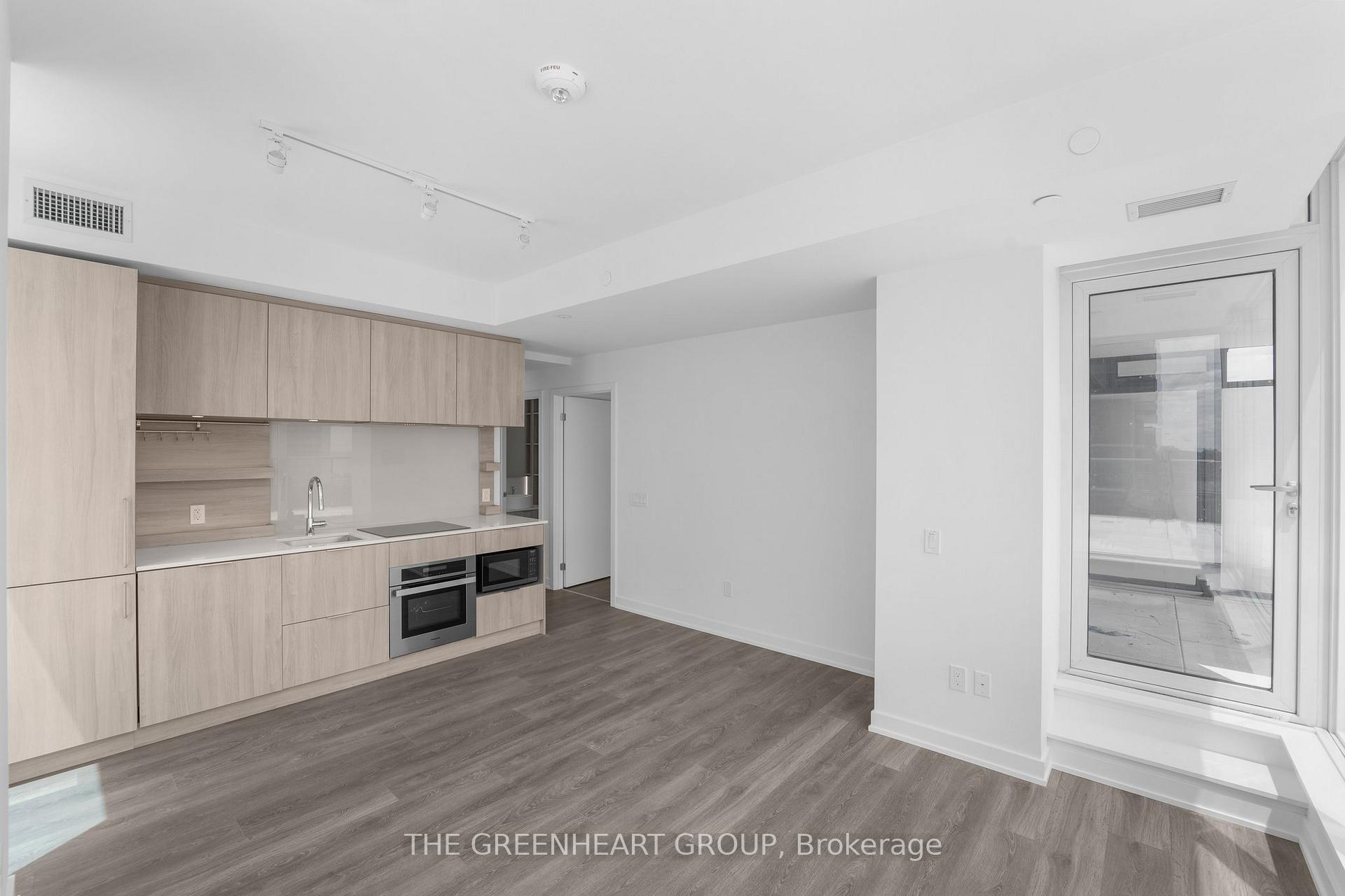 908 - 28 Ann Street, Mississauga 2