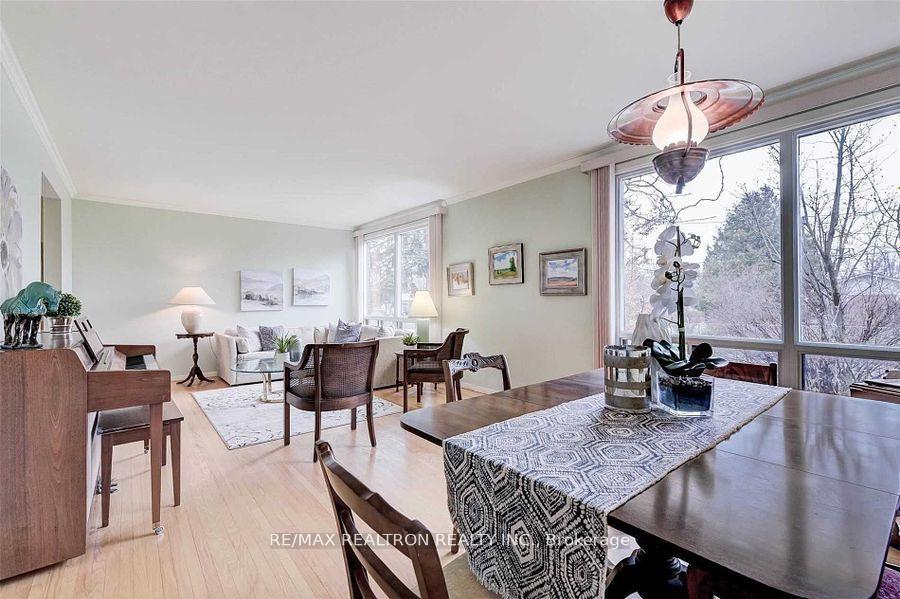 255 Confederation Drive, Toronto 3