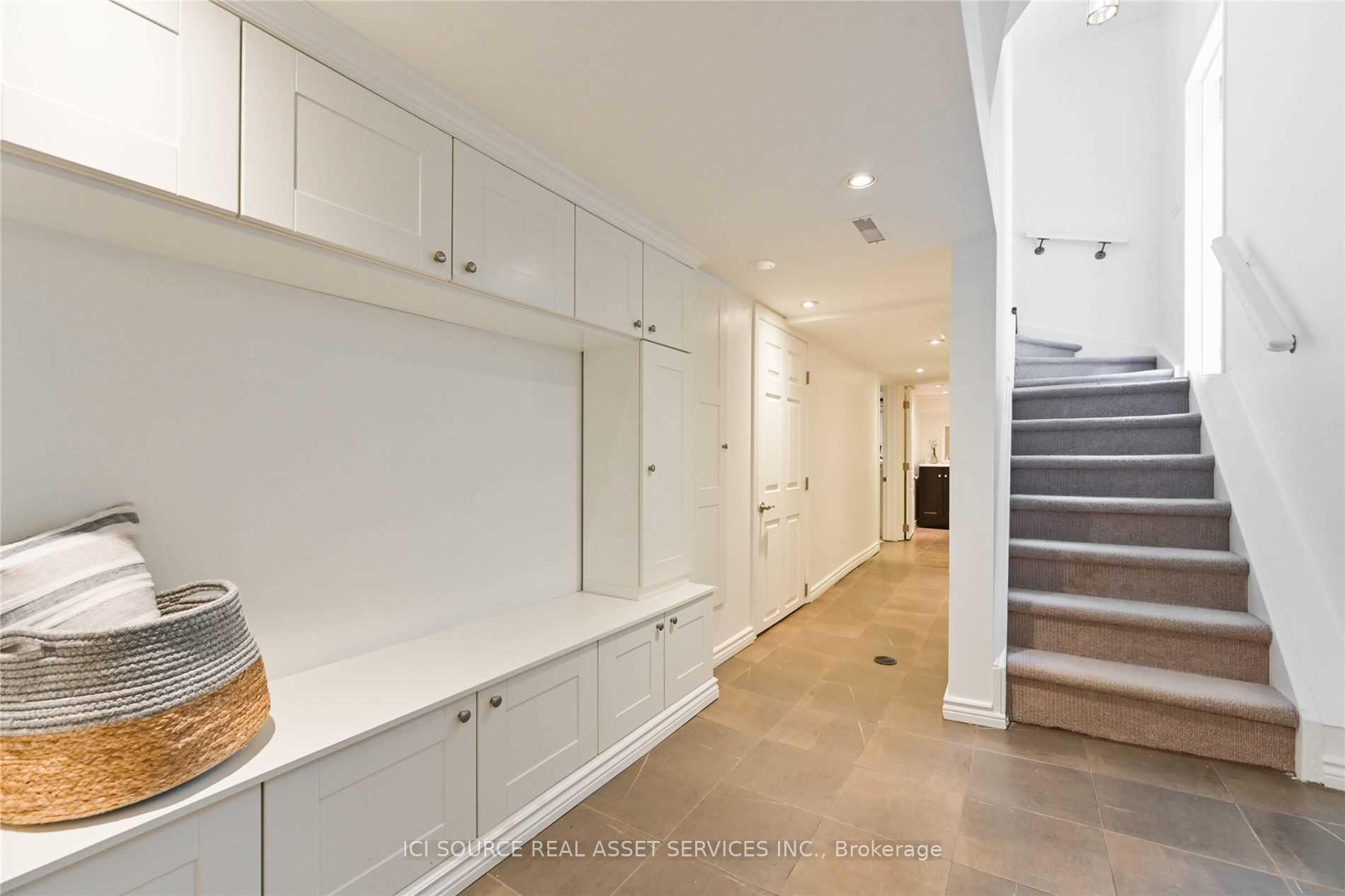 Lower - 25 Mann Avenue, Toronto 5