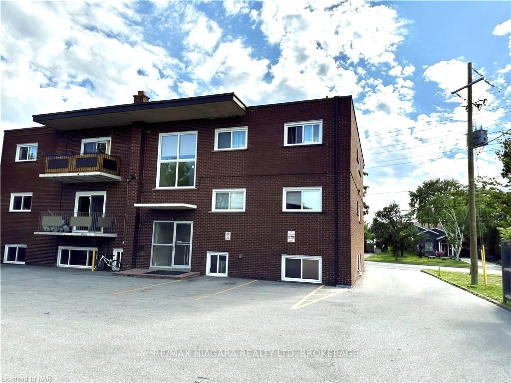 4 - 286 VINE Street, St. Catharines 5