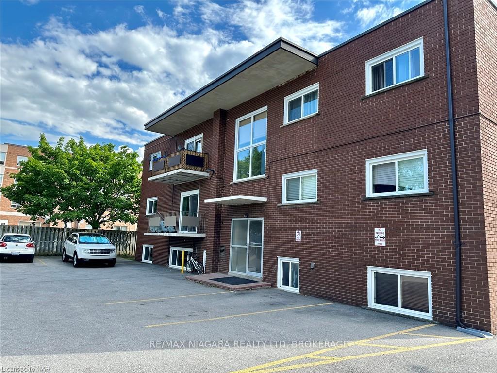 4 - 286 VINE Street, St. Catharines 3