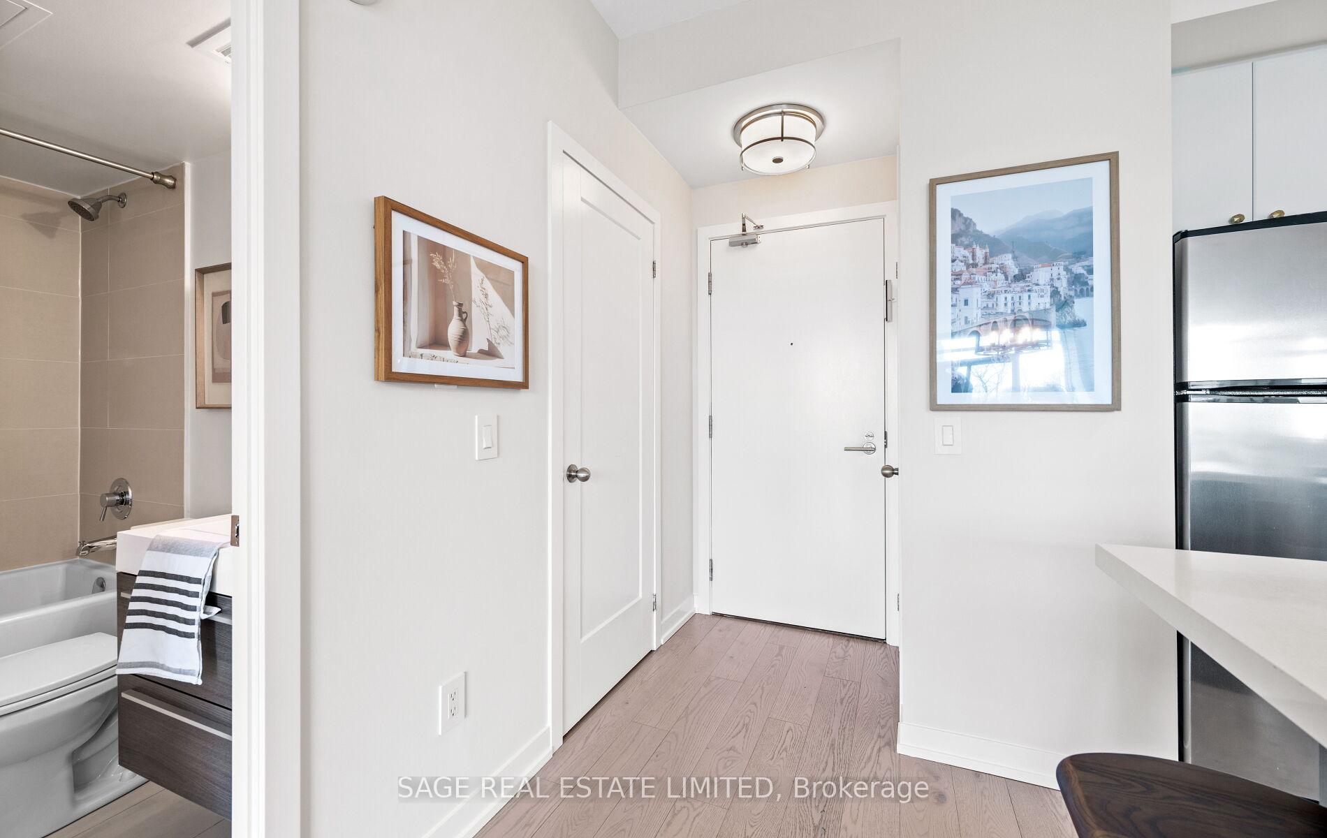 525 - 8 Fieldway Road, Toronto 4