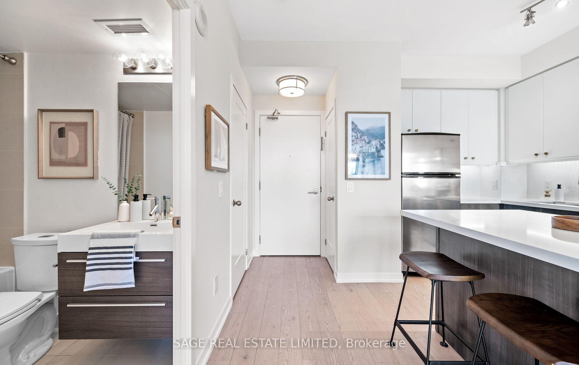 525 - 8 Fieldway Road, Toronto 3
