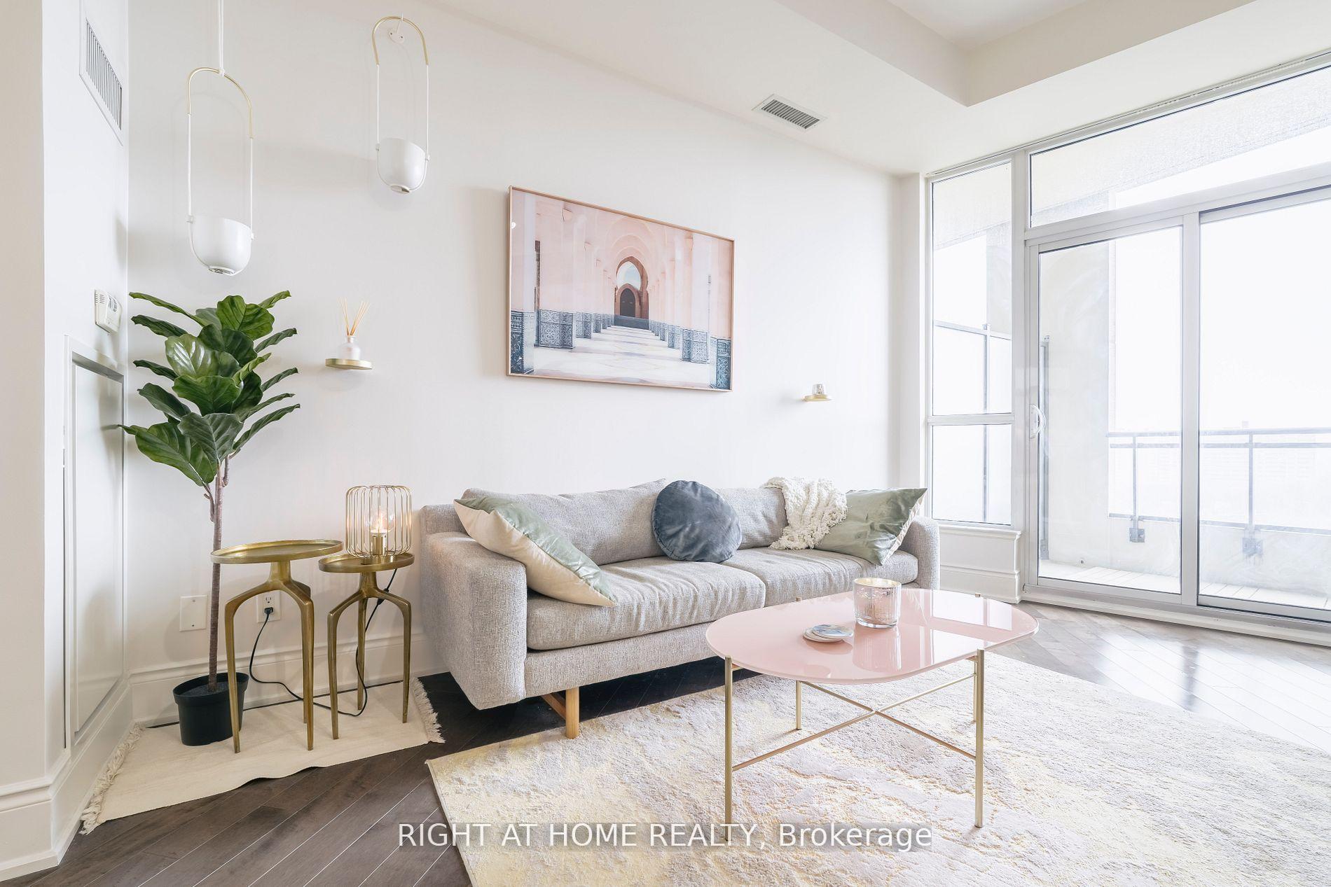 918 - 23 Glebe Road W, Toronto 5