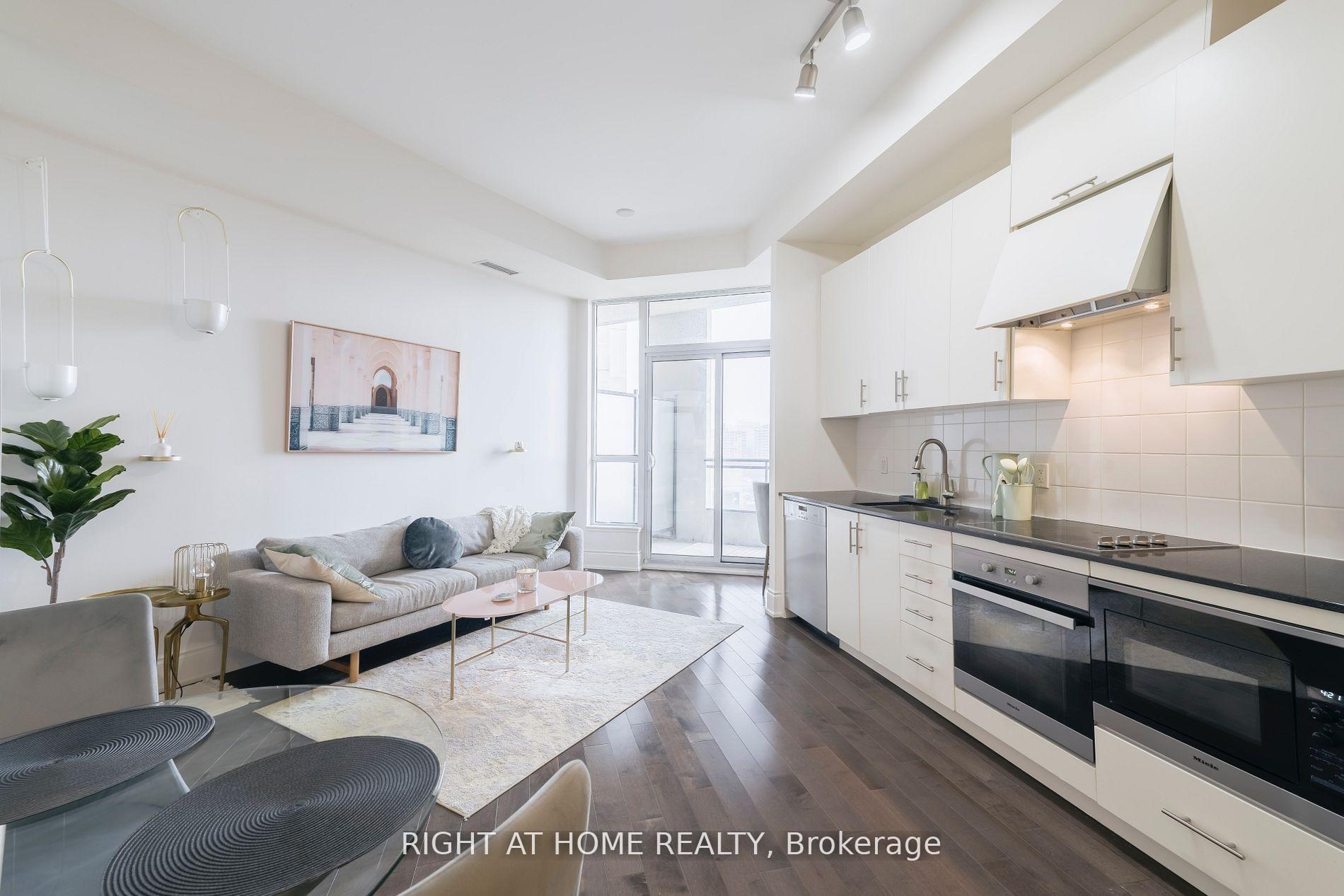 918 - 23 Glebe Road W, Toronto 2