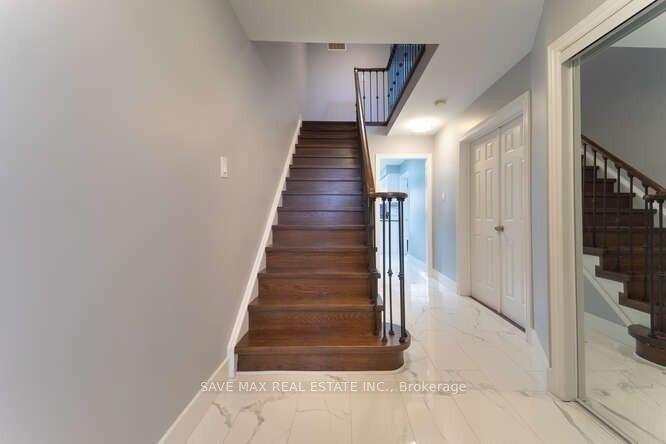 25 Tulip Drive, Brampton 4