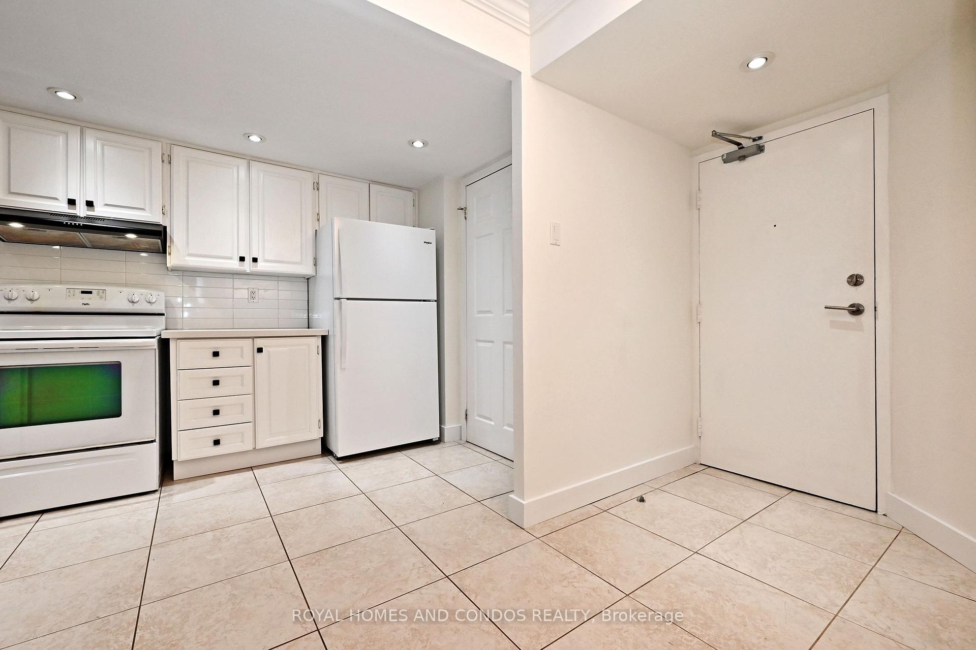 220 - 77 Maitland Place, Toronto 4