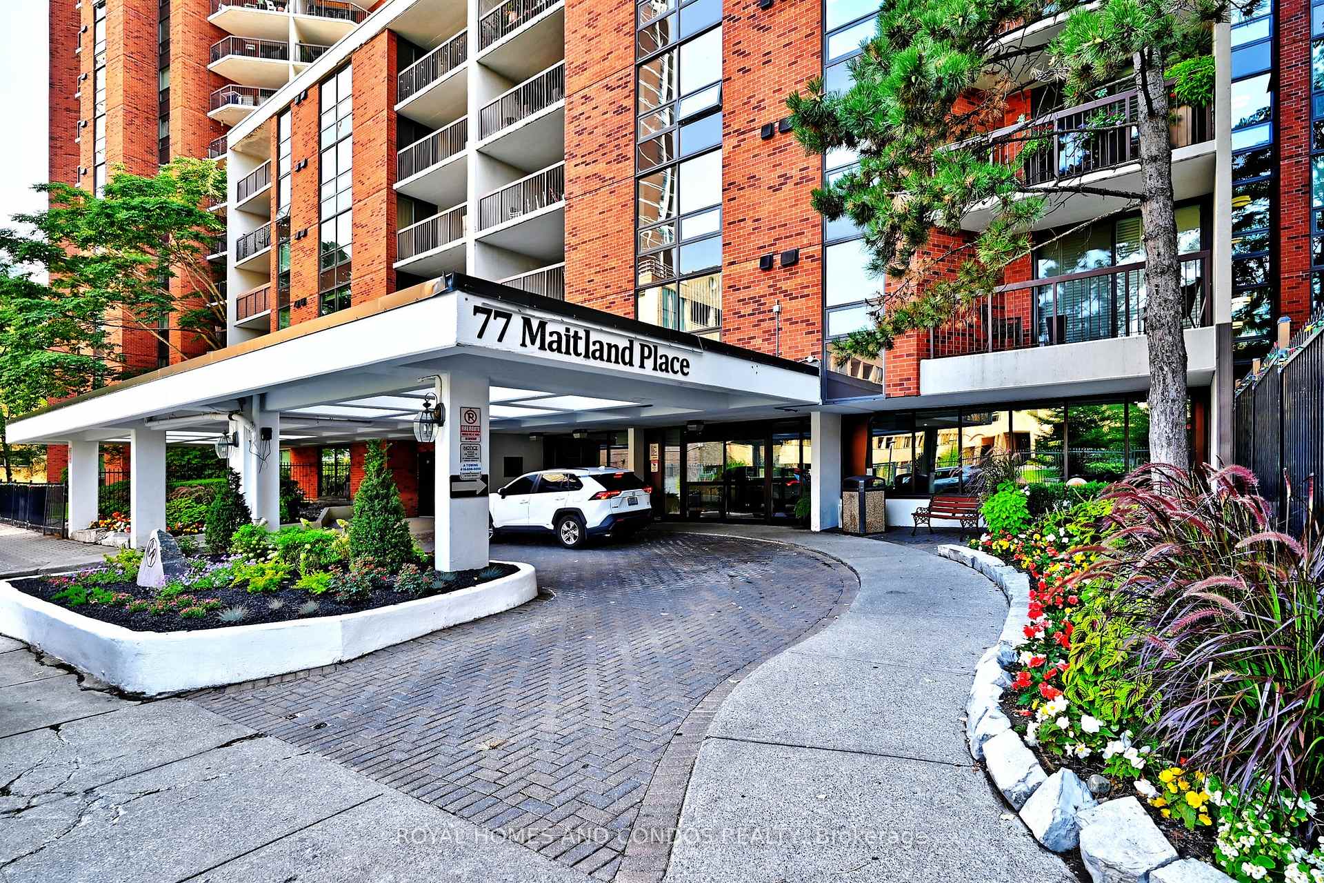 220 - 77 Maitland Place, Toronto 3