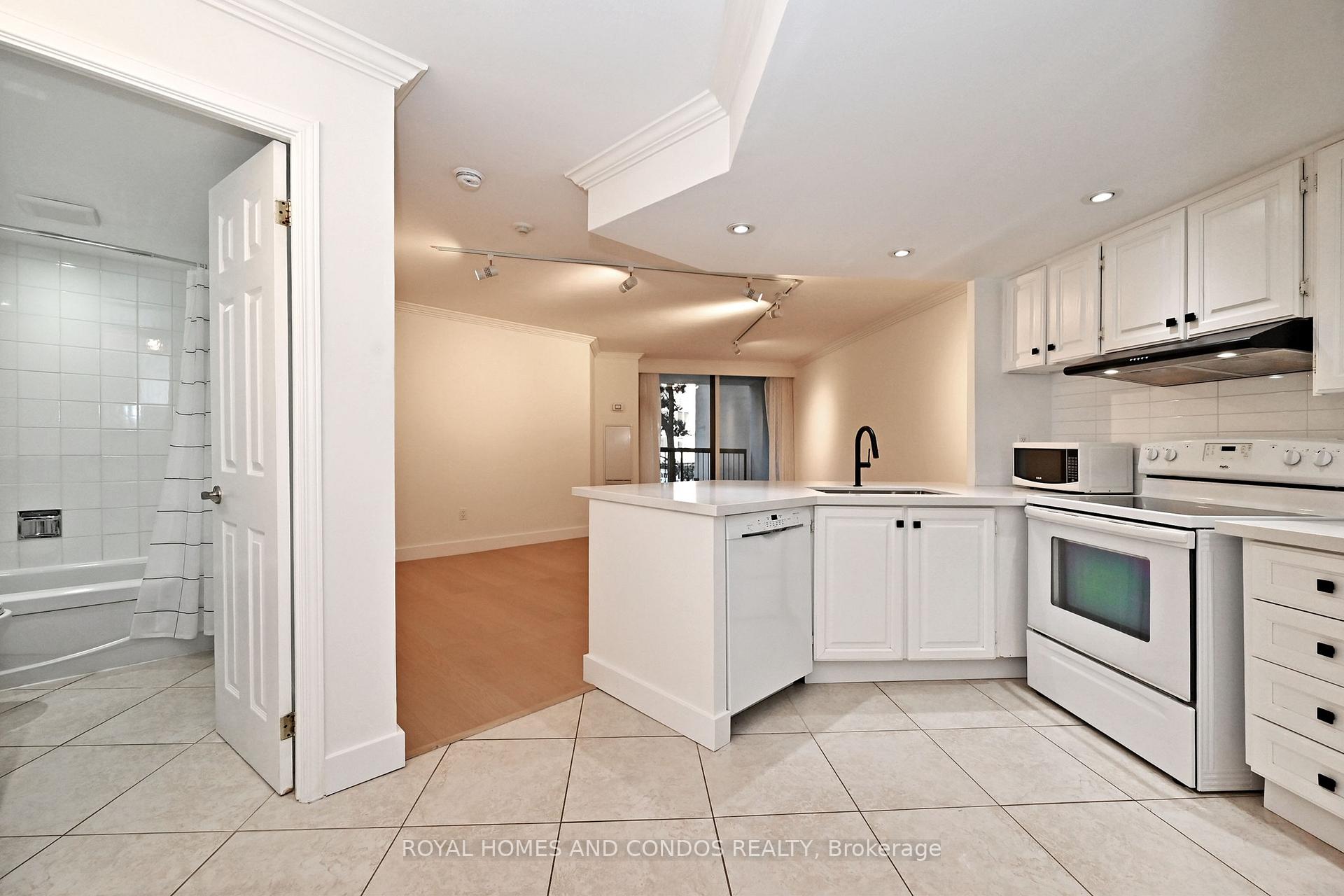 220 - 77 Maitland Place, Toronto 5