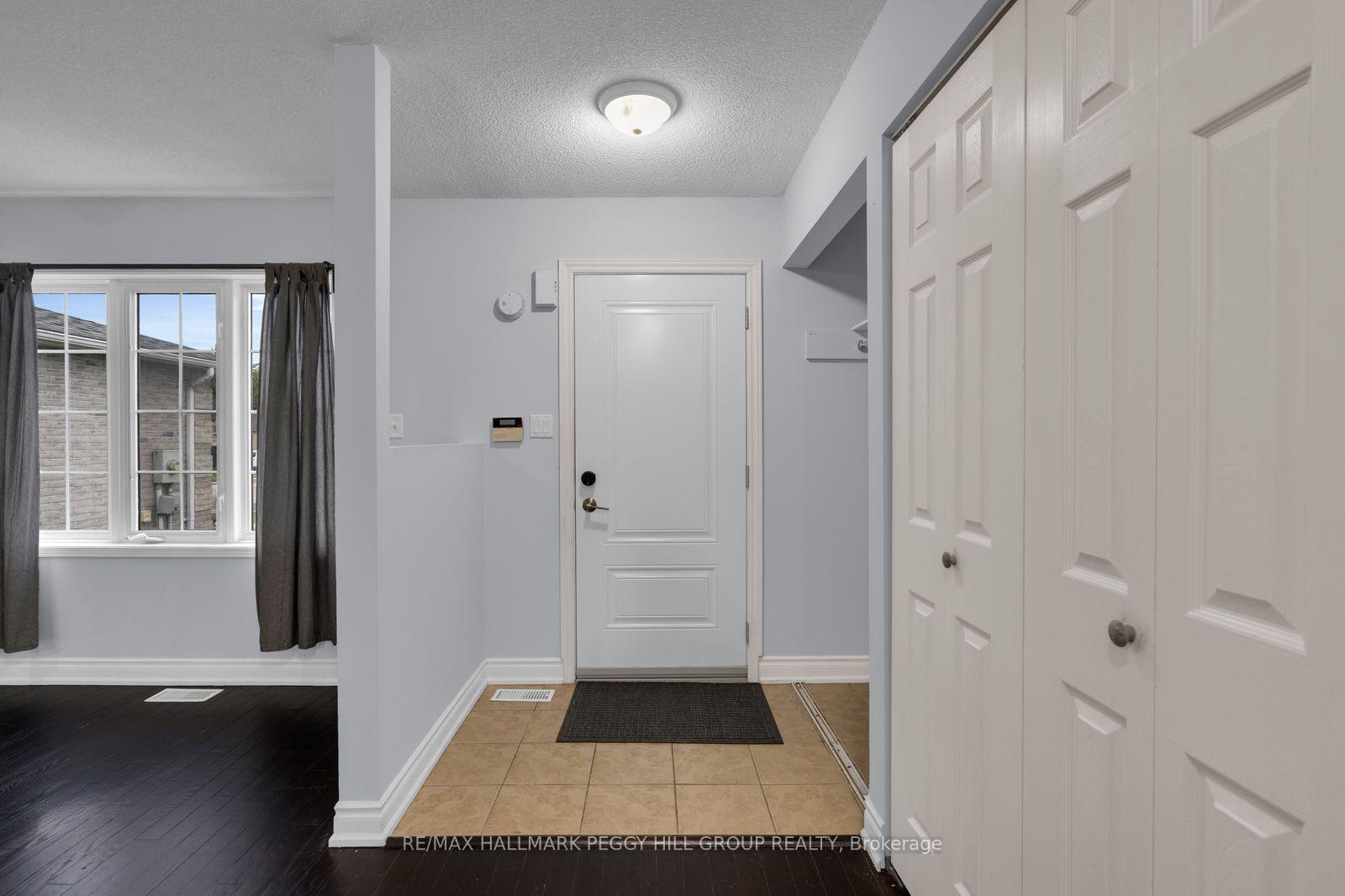 Upper - 152 Madelaine Drive, Barrie 2