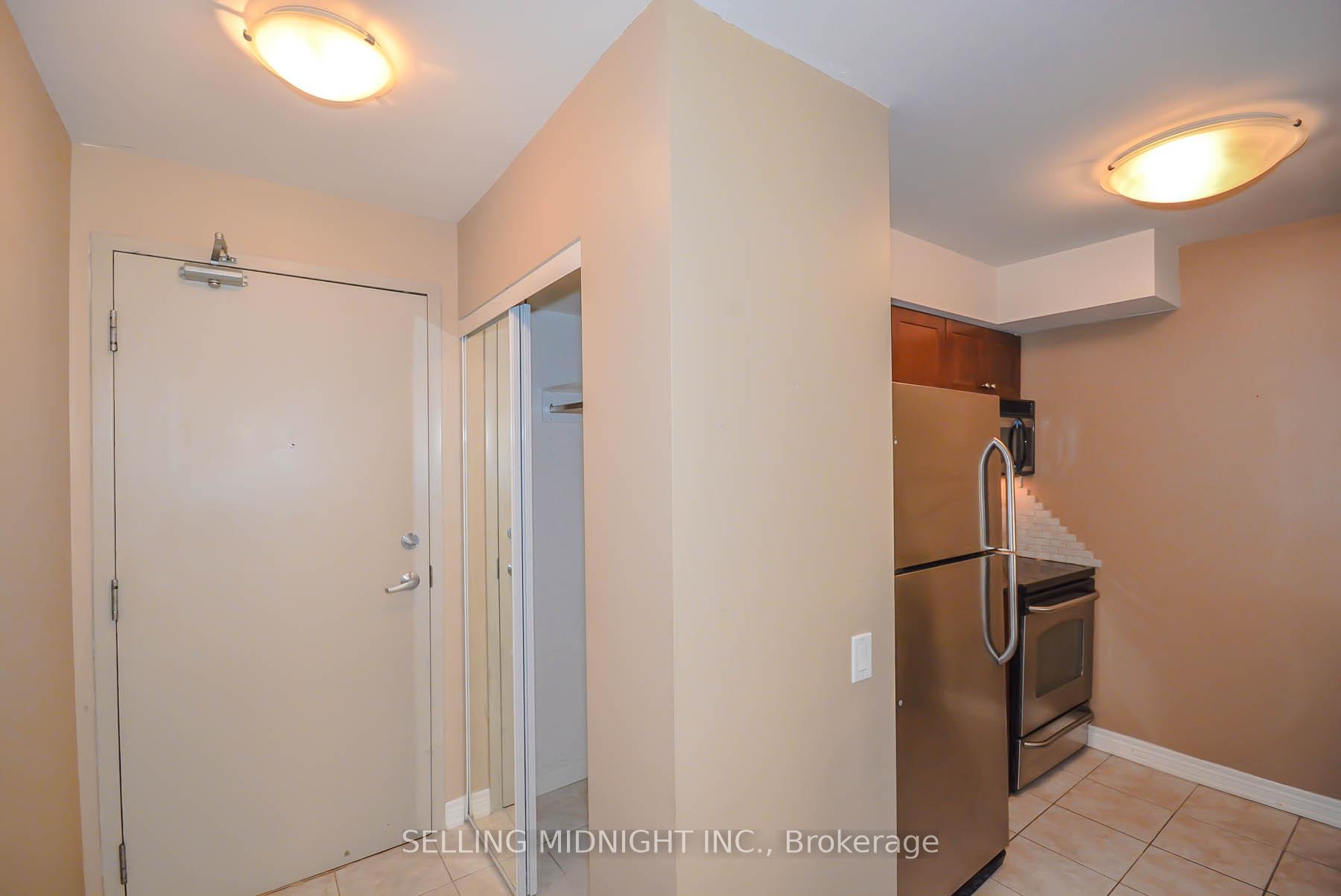 502 - 60 St Clair Avenue W, Toronto 2