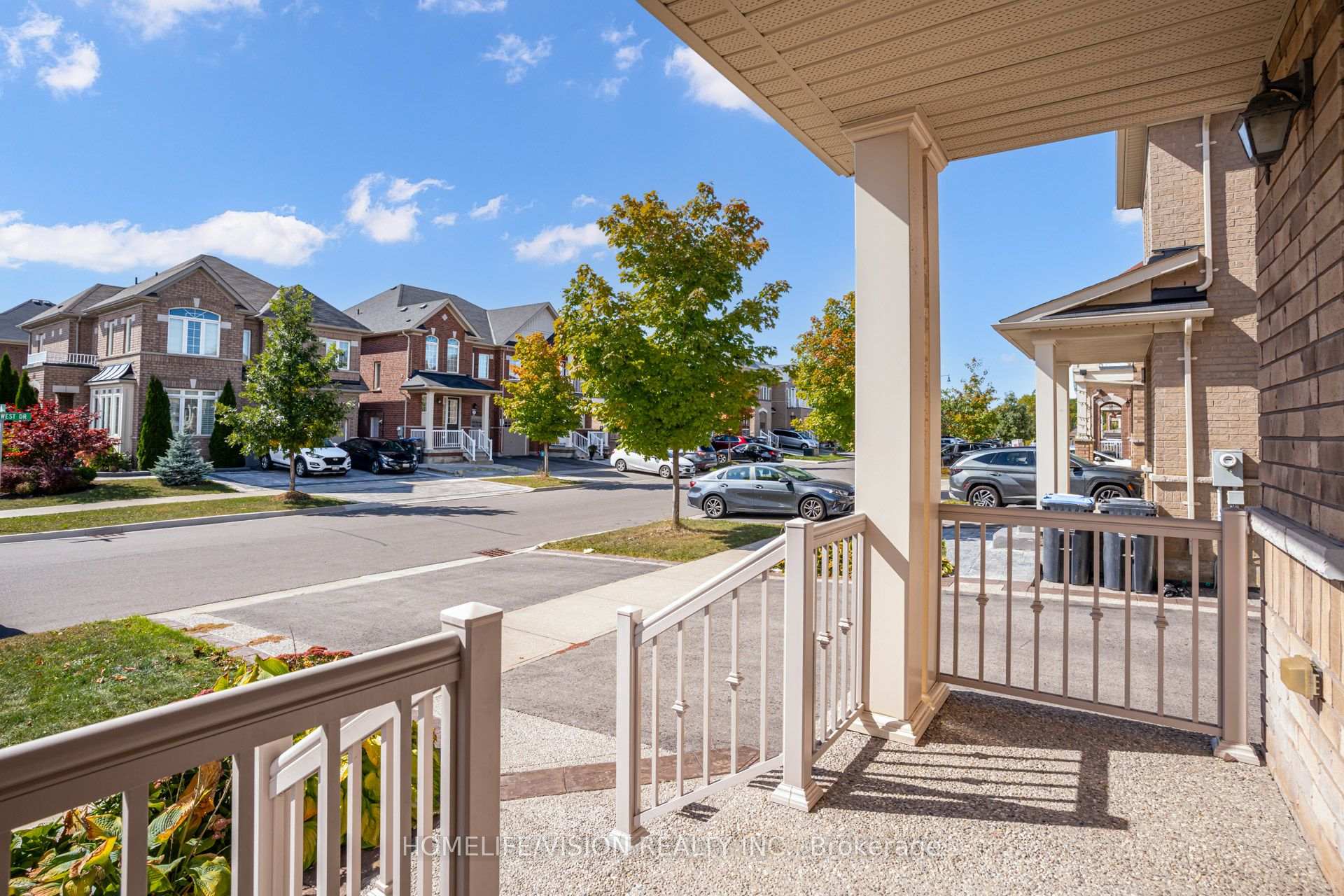 383 Royal West Drive, Brampton 3