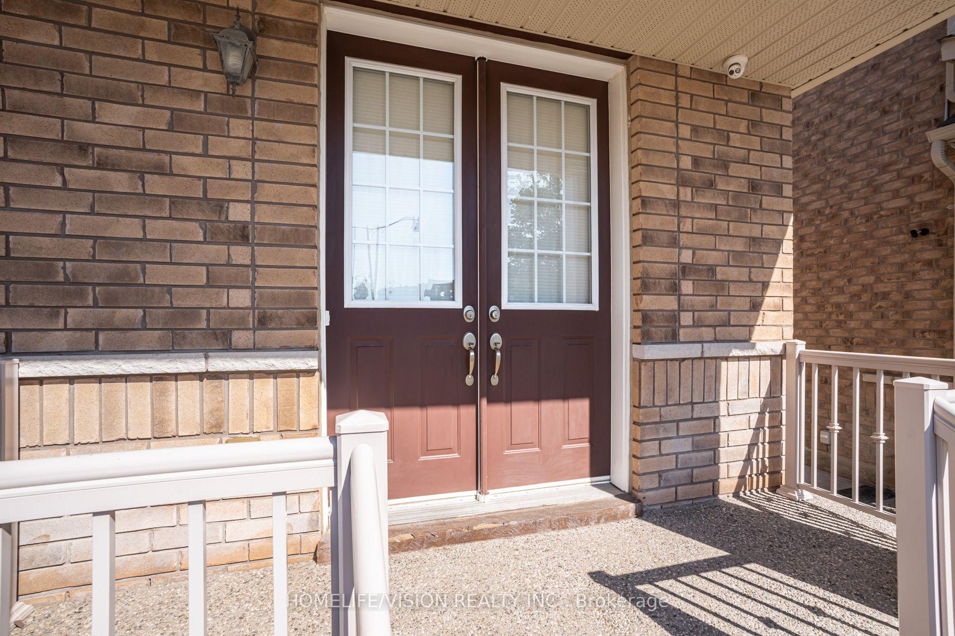 383 Royal West Drive, Brampton 2