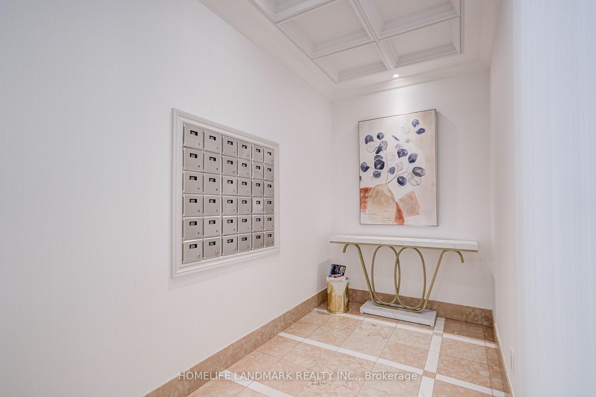 301 - 96 Fifeshire Road, Toronto 5
