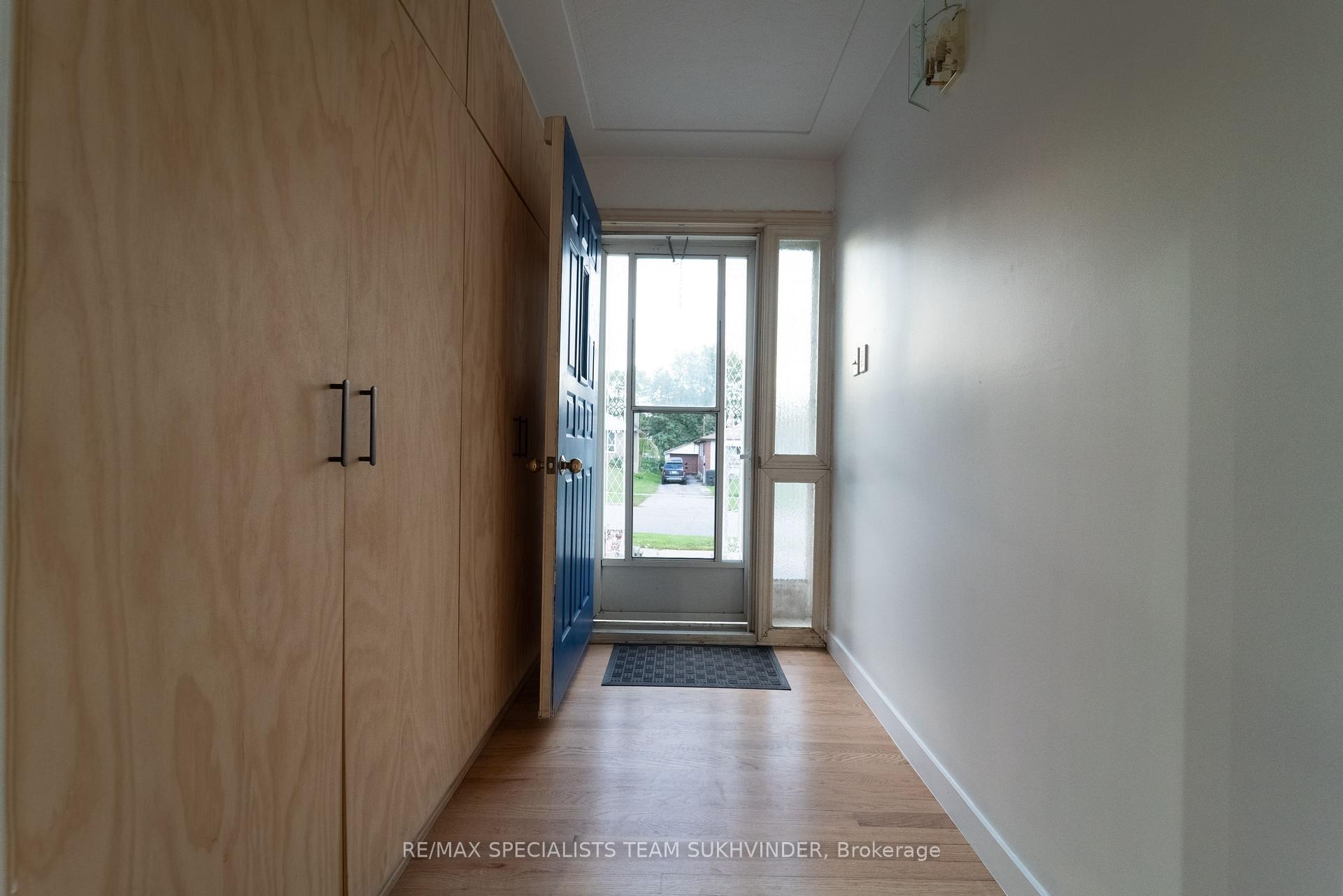 Main - 79 Redwater Drive, Toronto 3