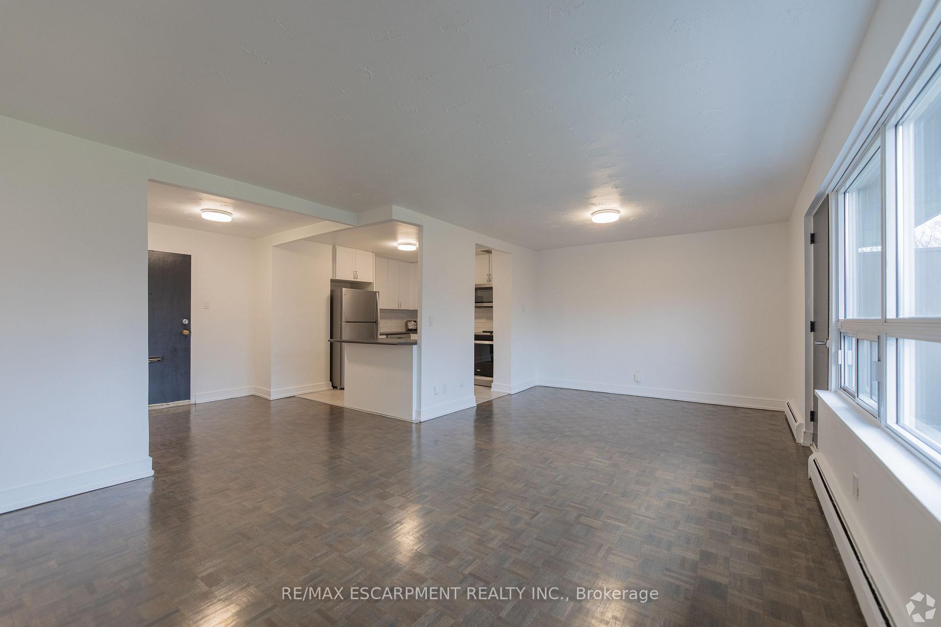 809 - 285 Erb Street W, Waterloo 3