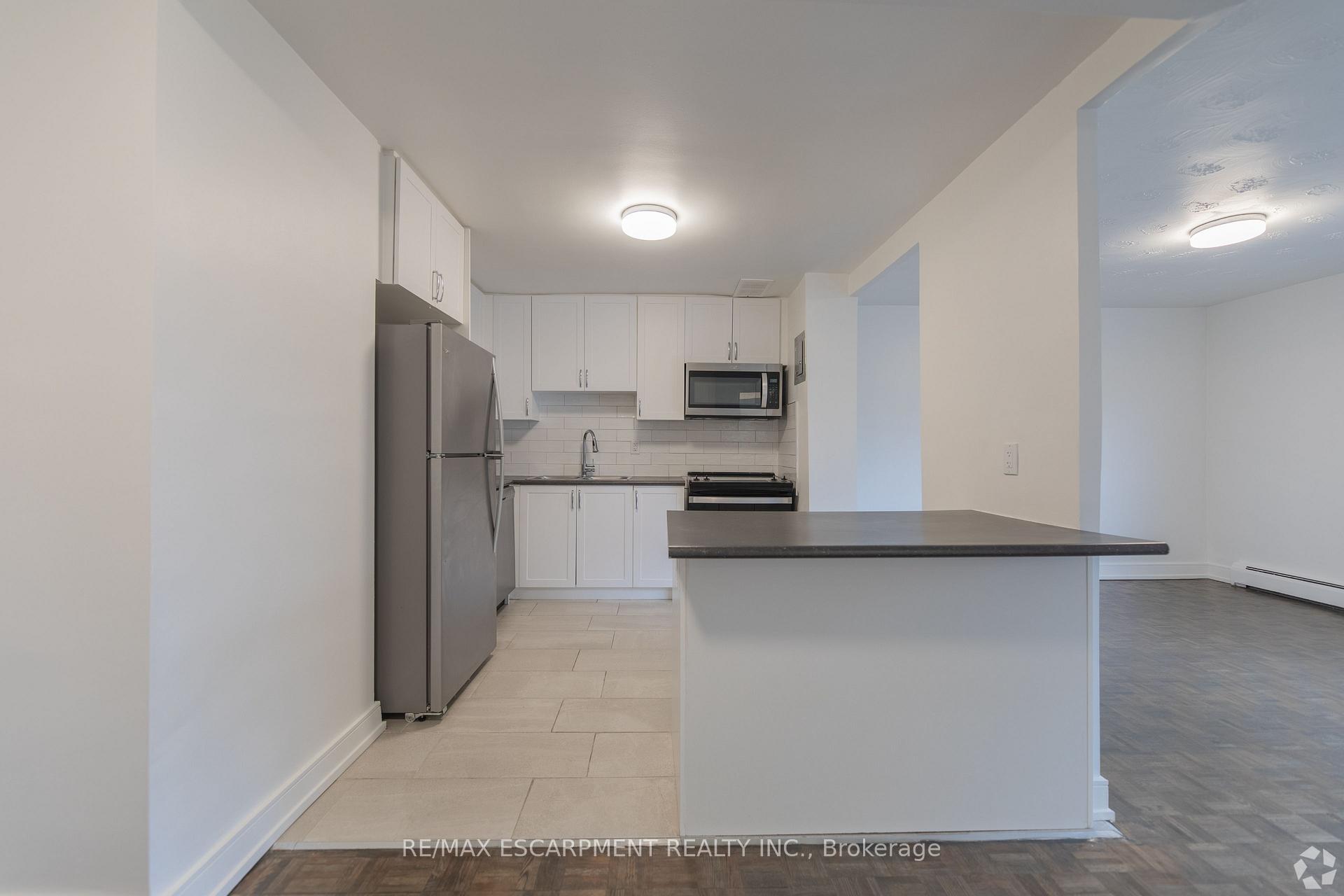 809 - 285 Erb Street W, Waterloo 2