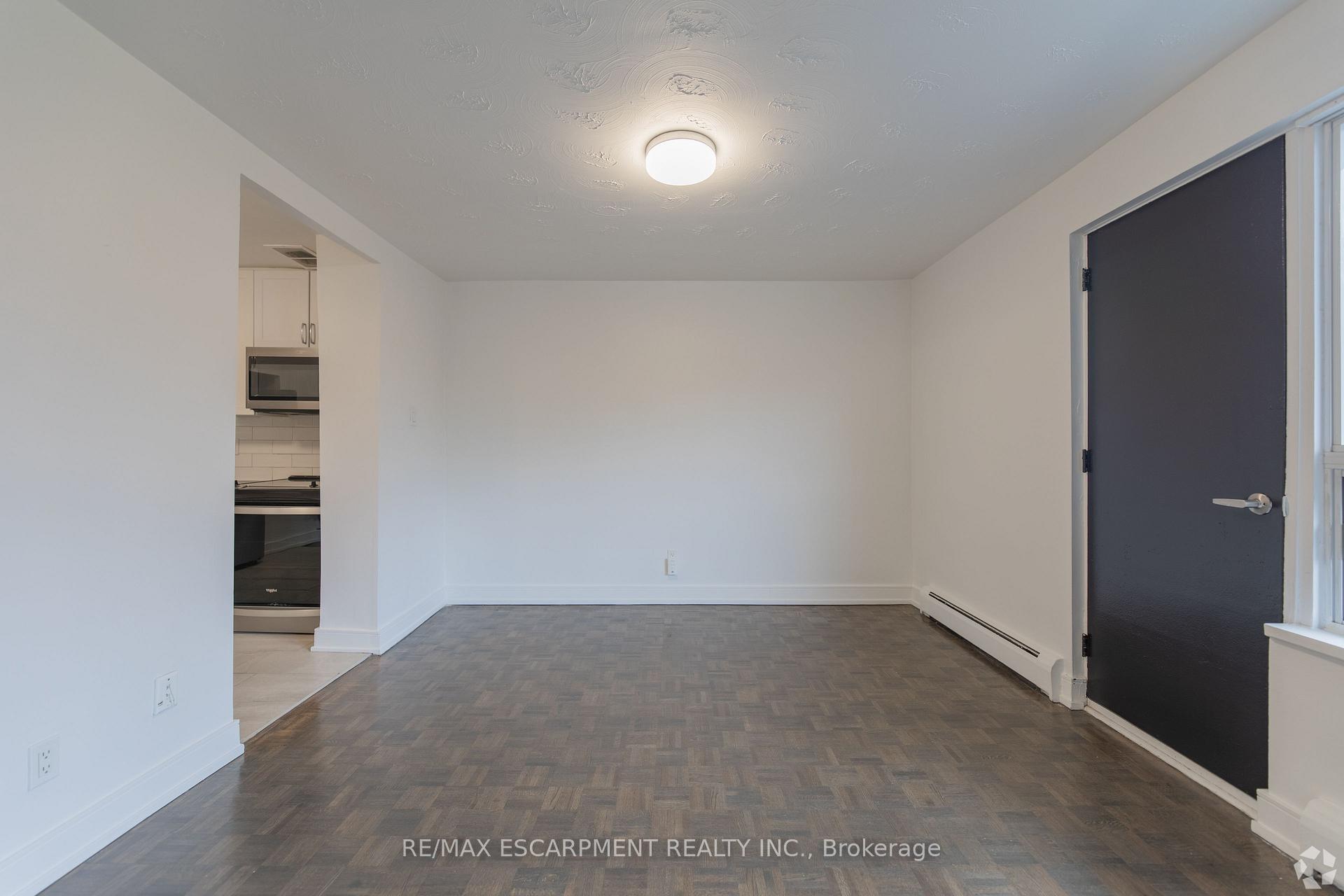 809 - 285 Erb Street W, Waterloo 4