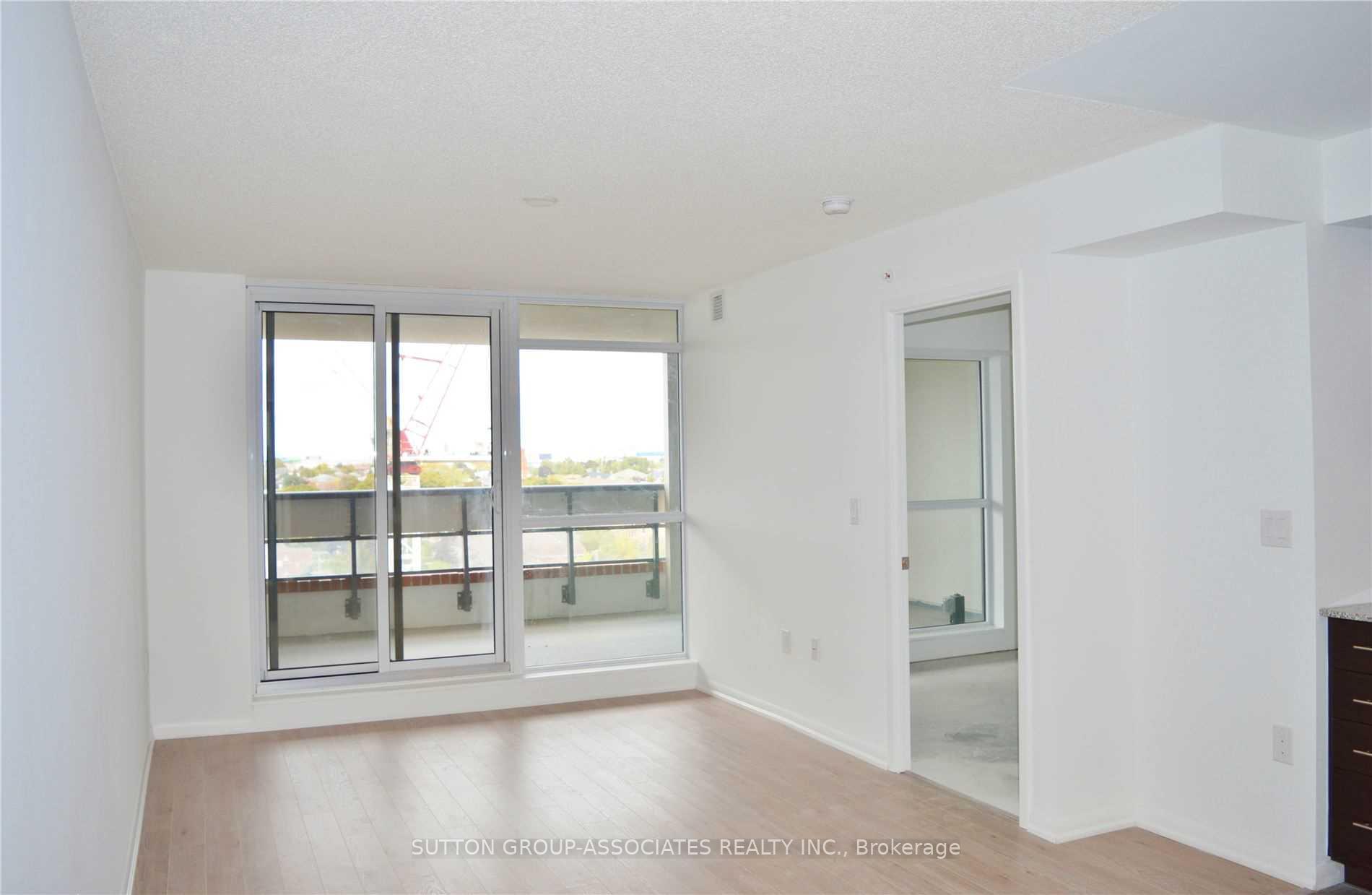 714 - 830 Lawrence Avenue W, Toronto 3