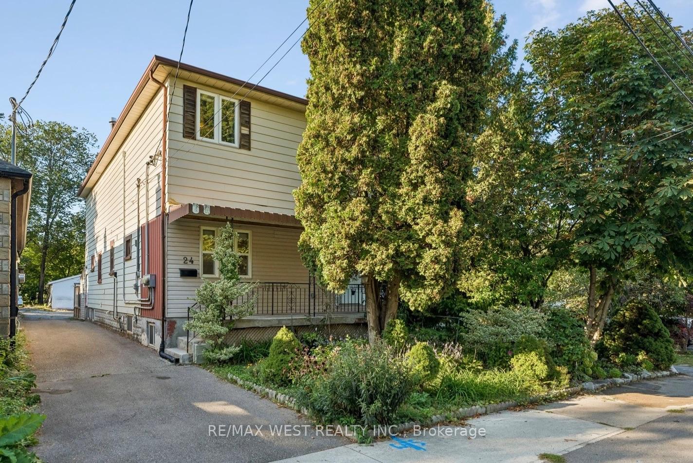 24 Victoria Street Toronto Ontario Canada Sale residential BRIAN MADIGAN RE/MAX West Realty Inc., Brokerage *