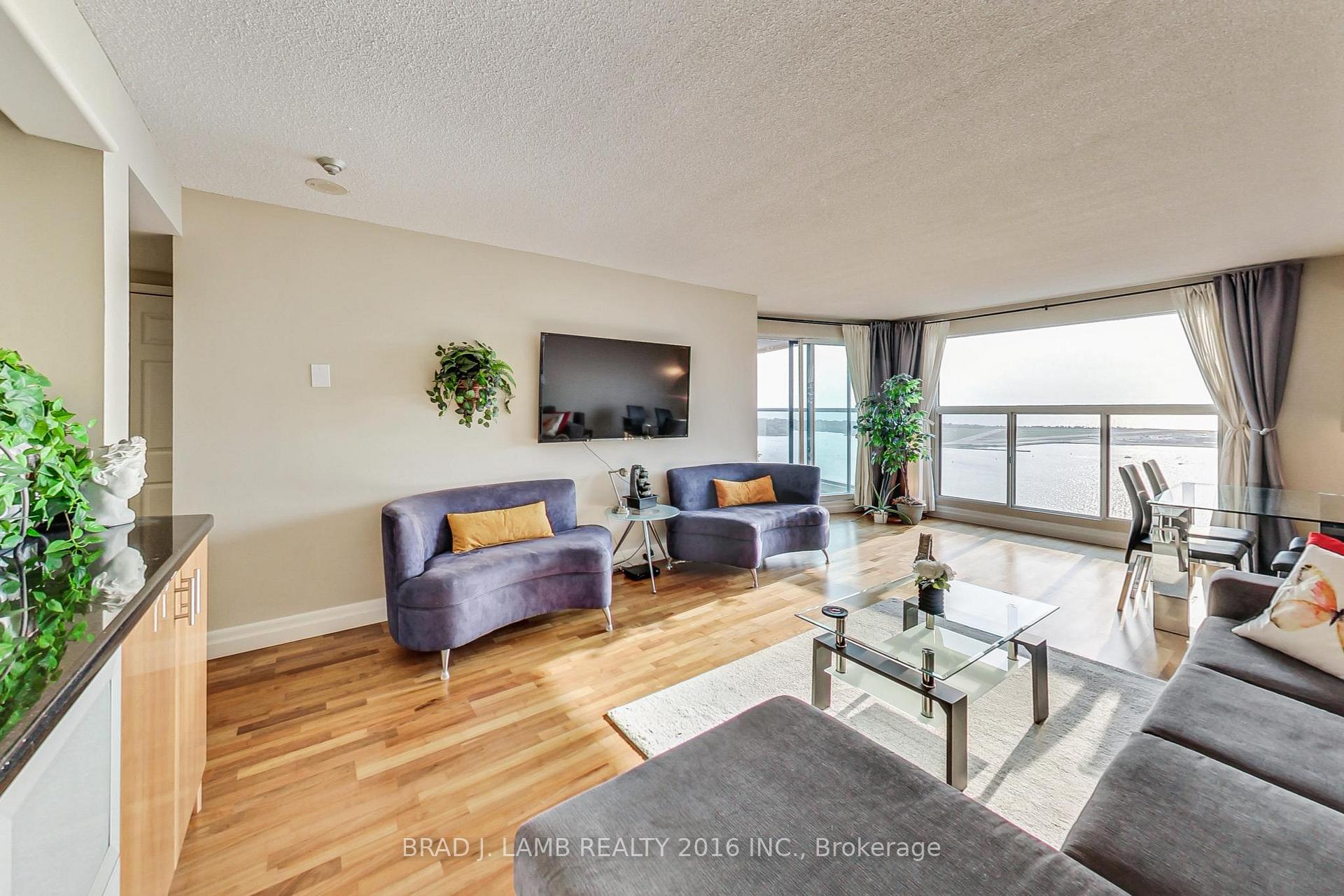 2911 - 99 Harbour Square, Toronto 3