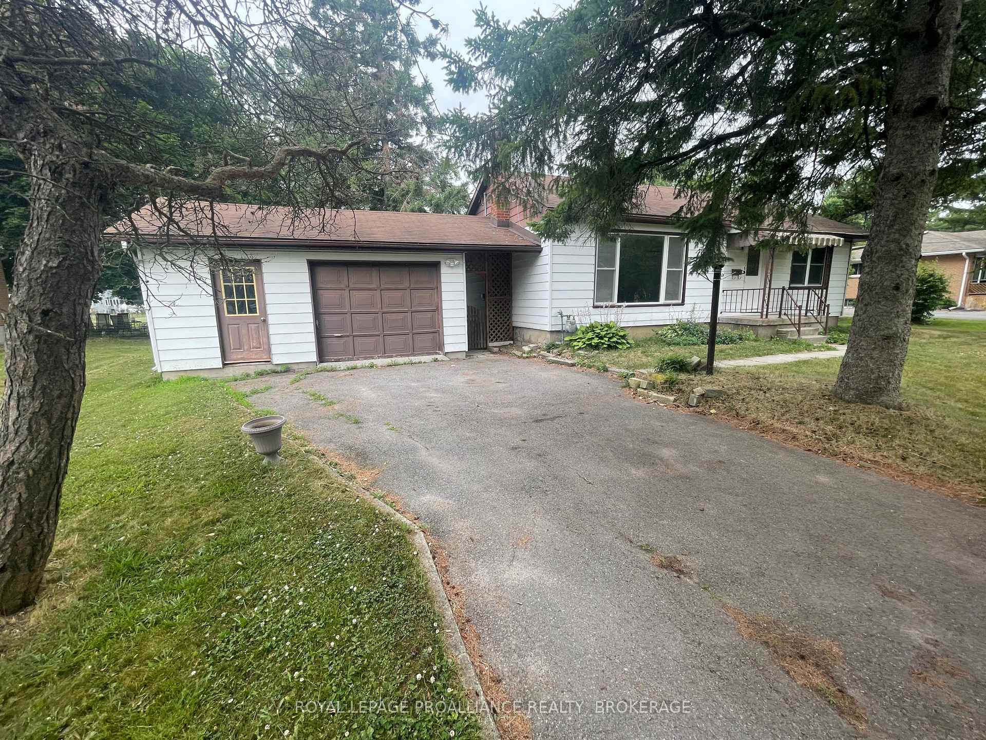 462 Coronation Boulevard, Loyalist 2