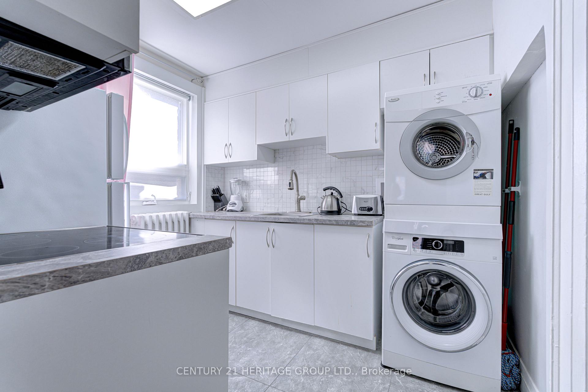 3065 Lake Shore Boulevard W, Toronto 5