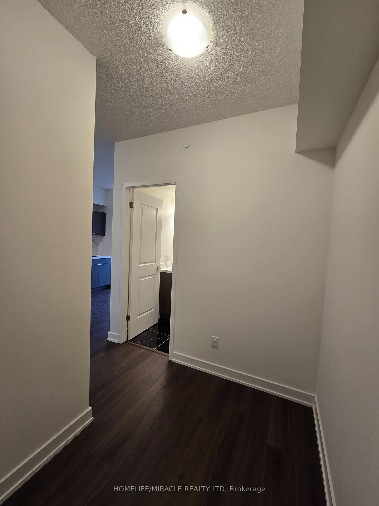 910 - 2825 Jane Street, Toronto 5