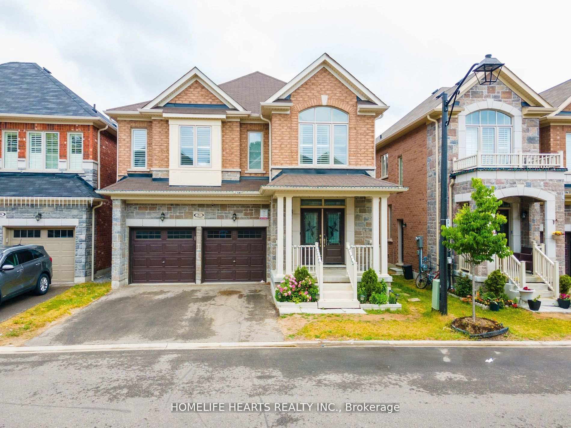 21 Hassard Short Lane Ajax Ontario Canada Sale residential Danny Balkissoon HomeLife Hearts Realty Inc., Brokerage *