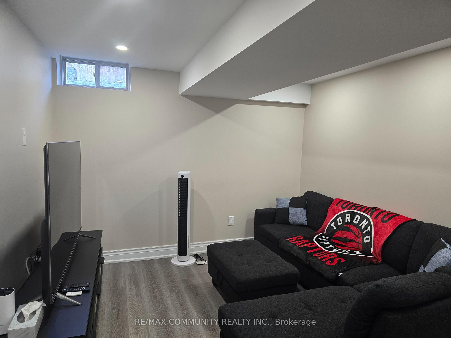 8 Hassard-Short Lane, Ajax 3
