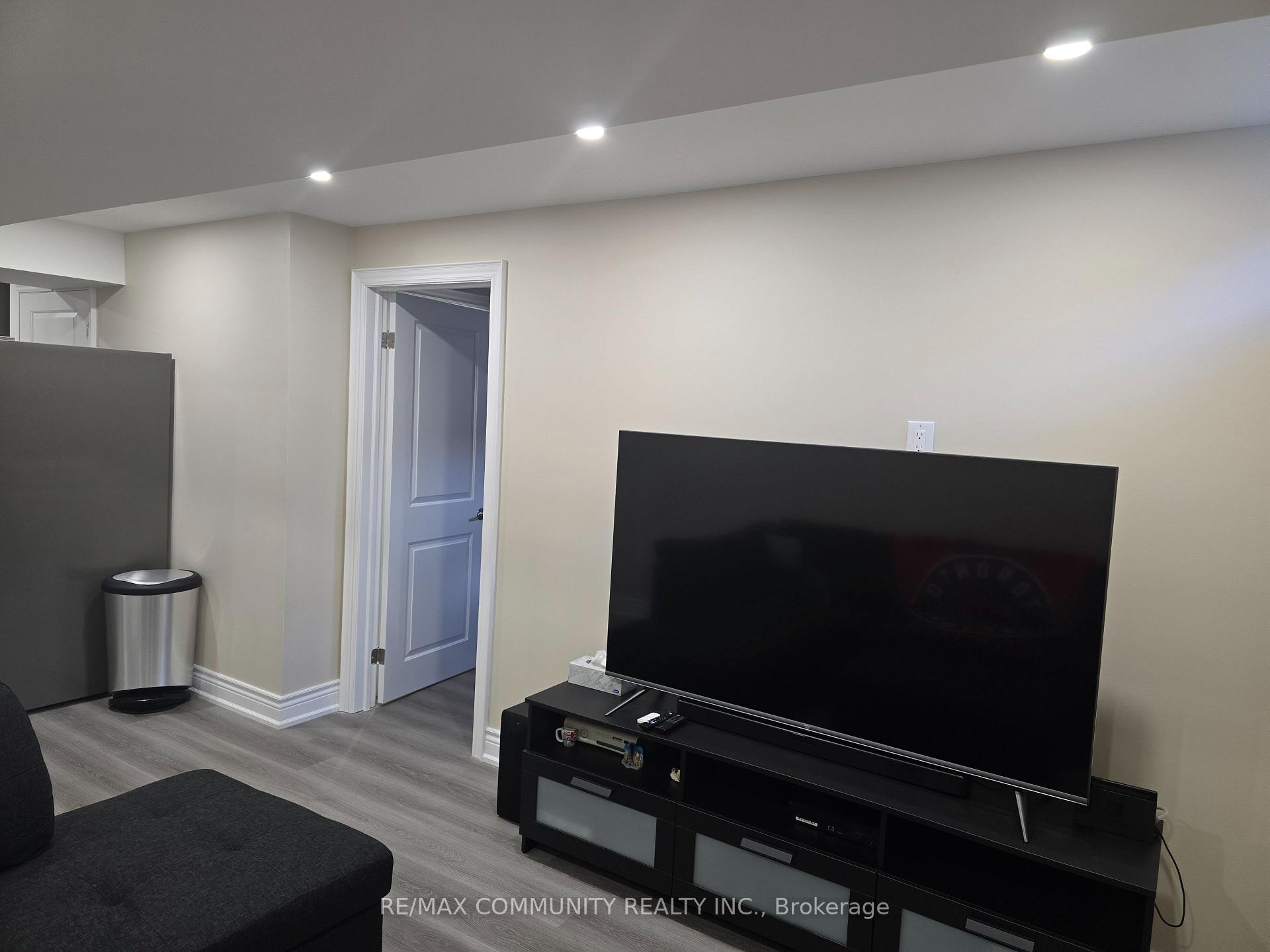 8 Hassard-Short Lane, Ajax 4