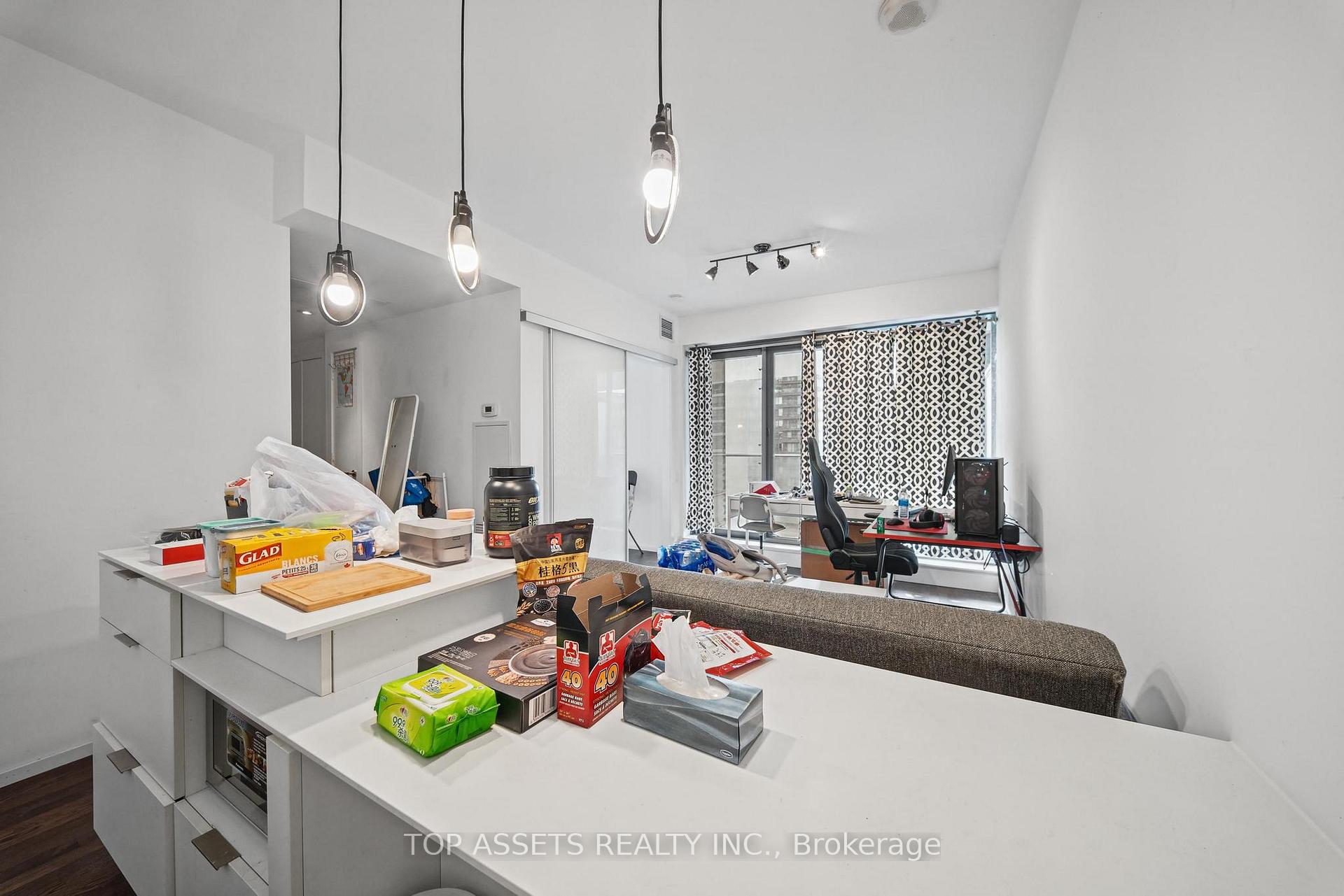 2206 - 5 St. Joseph Street, Toronto 4