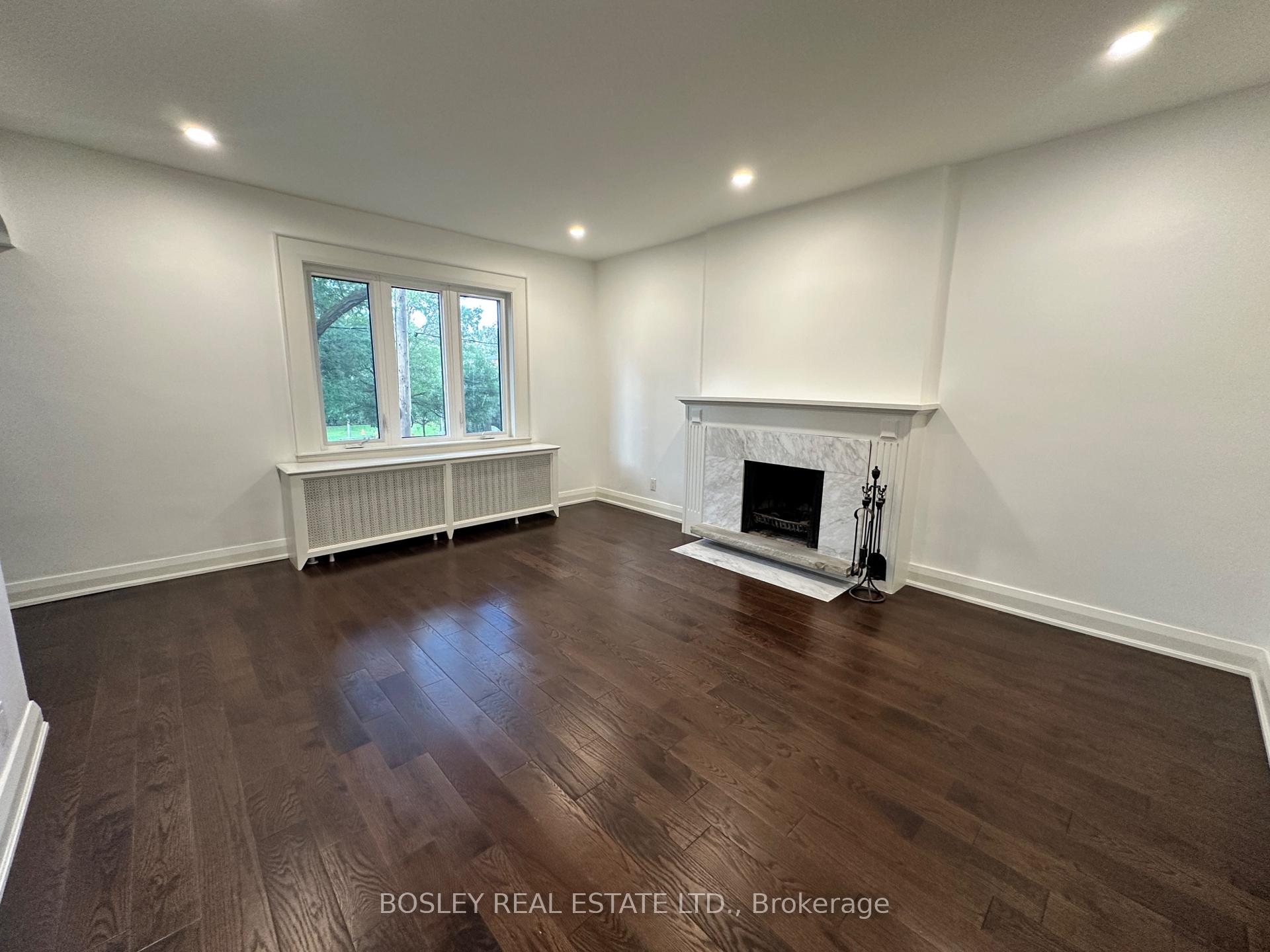 2 - 229 Manor Road E, Toronto 3