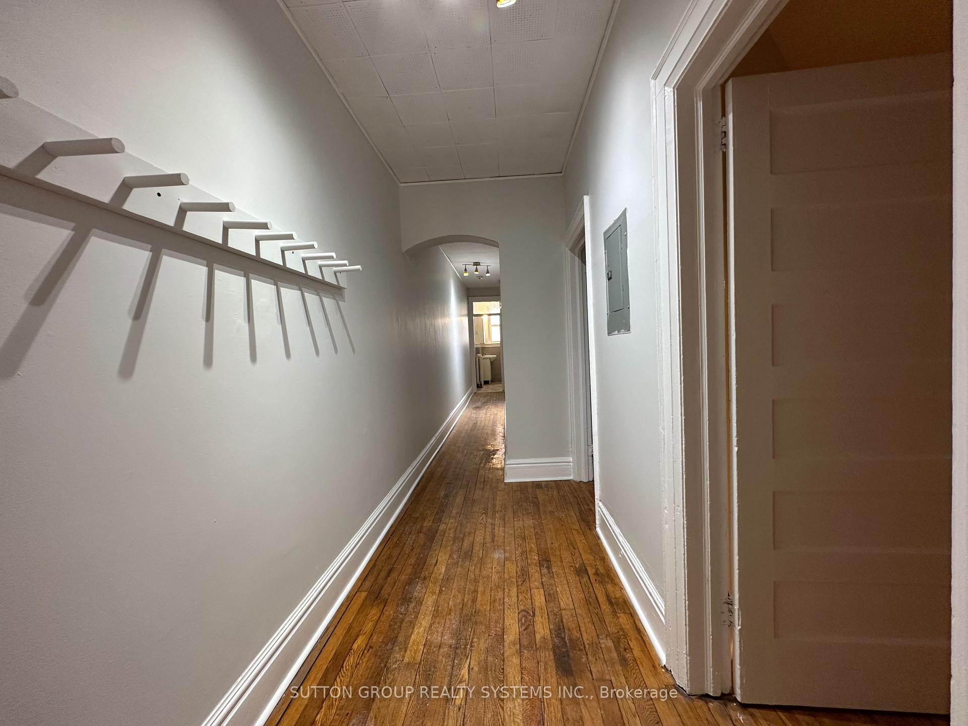 D - 237 Dovercourt Road, Toronto 5