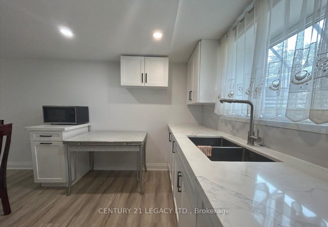 68 Singleton Road, Toronto 4