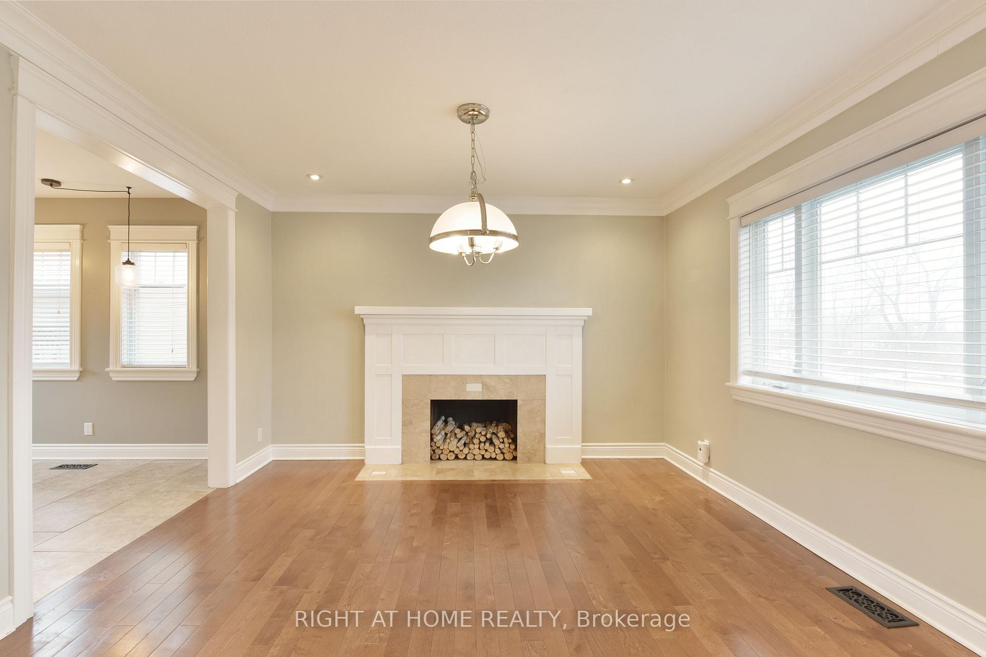 37 ROSSLAND Avenue, Ottawa 4