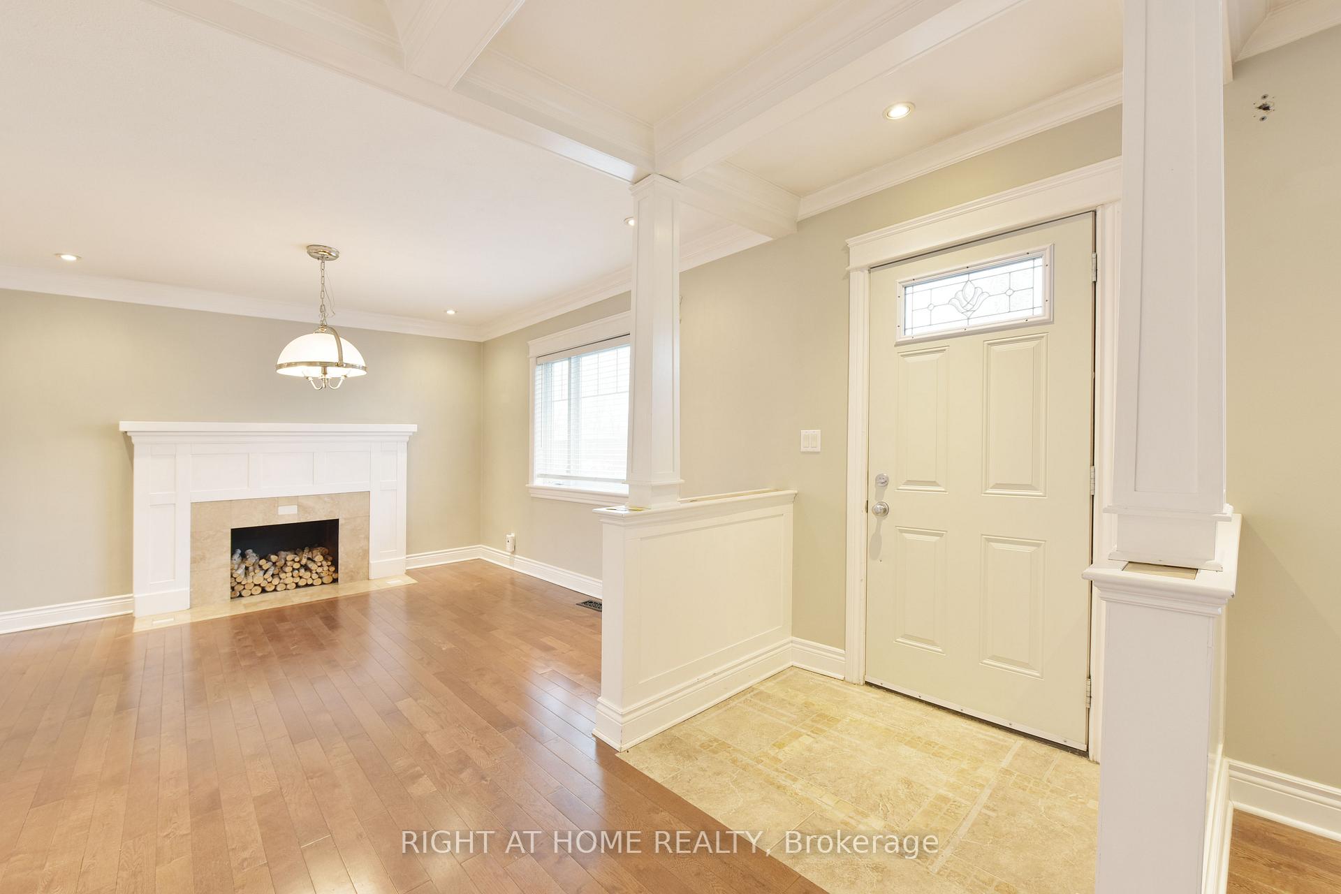 37 ROSSLAND Avenue, Ottawa 3