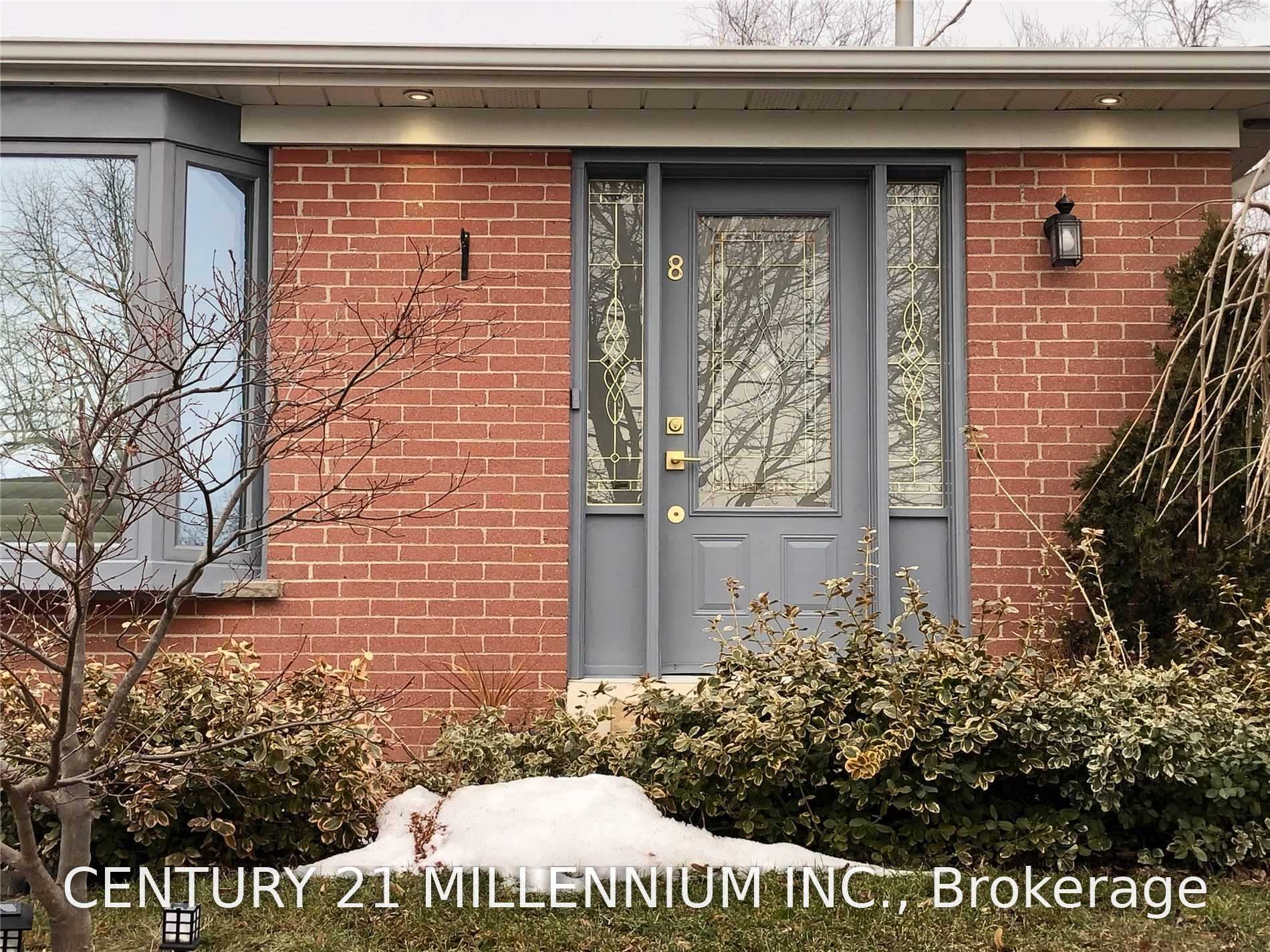 8 Sutherland Avenue, Brampton 4