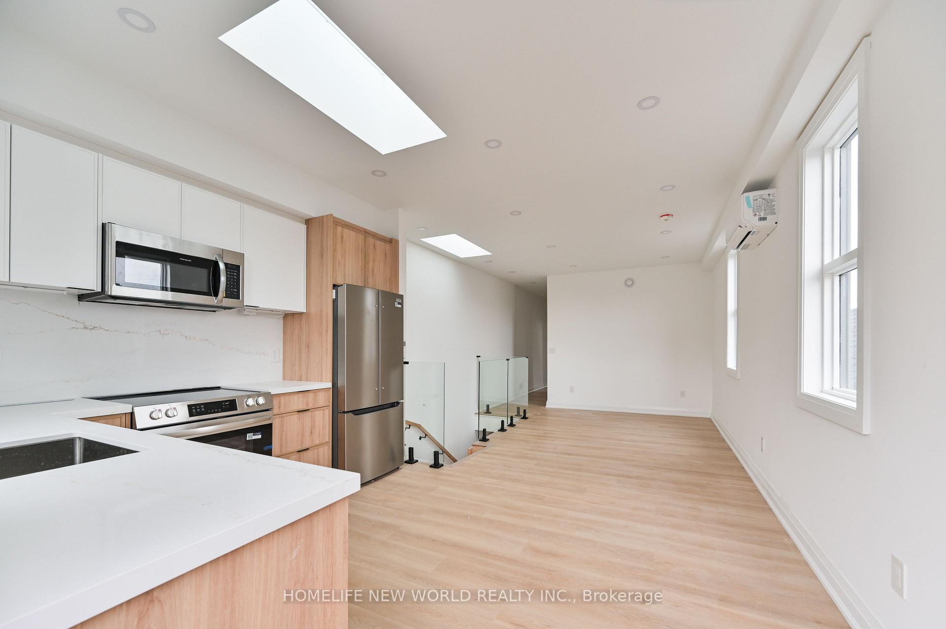 228 Emerson Ave Avenue, Toronto 3