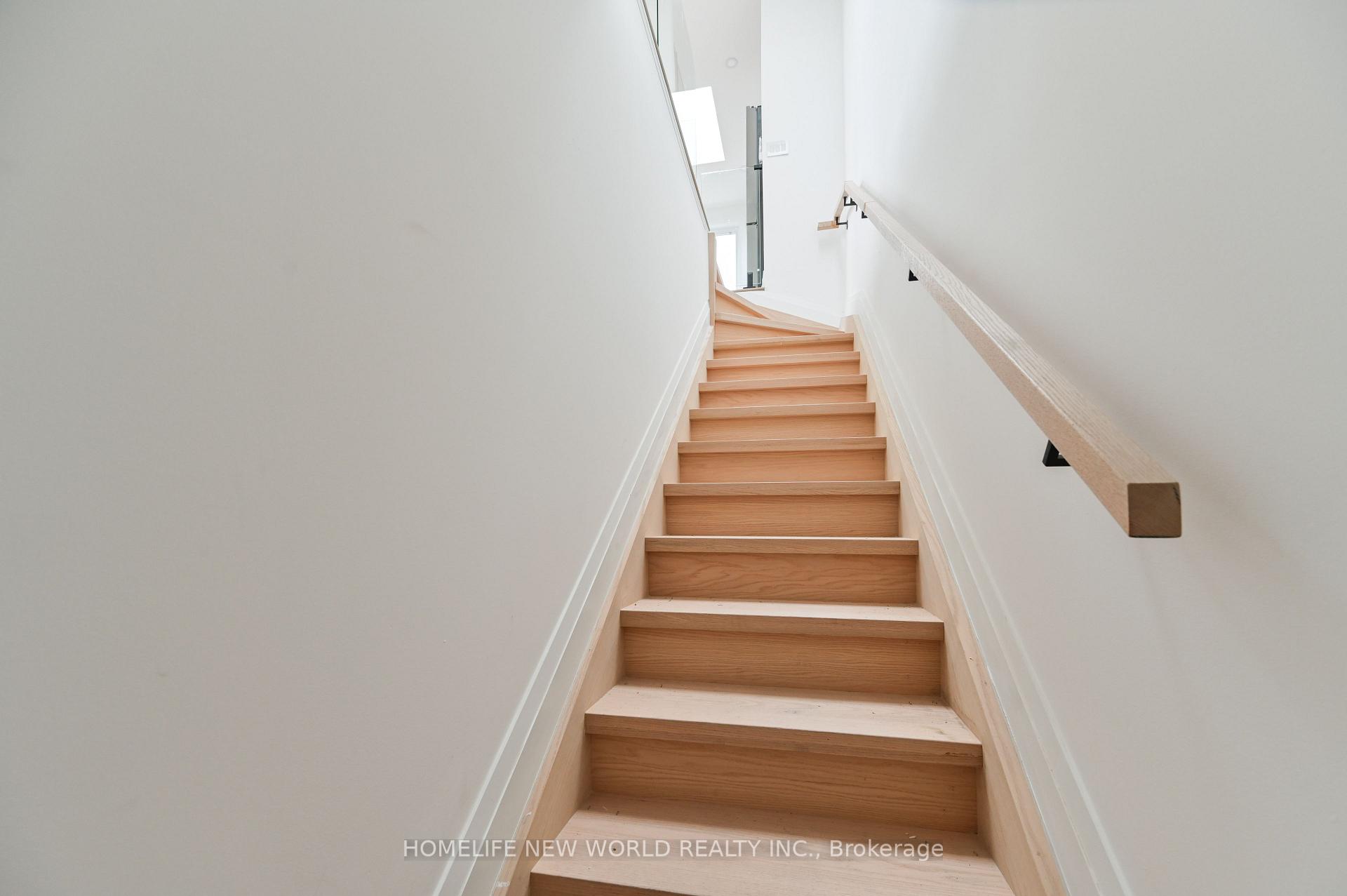 228 Emerson Ave Avenue, Toronto 2